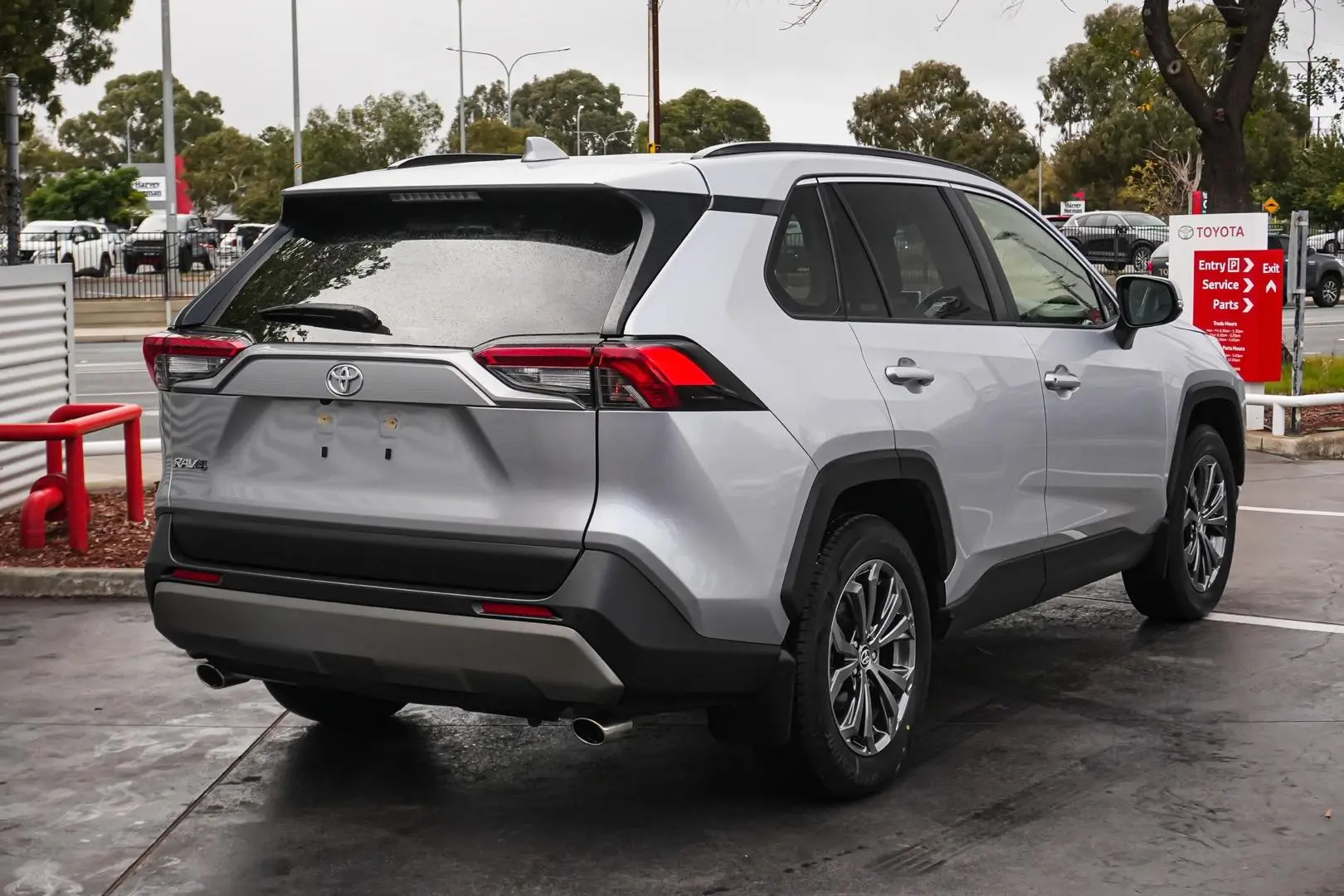 2024 Toyota RAV4 Gallery Image 3