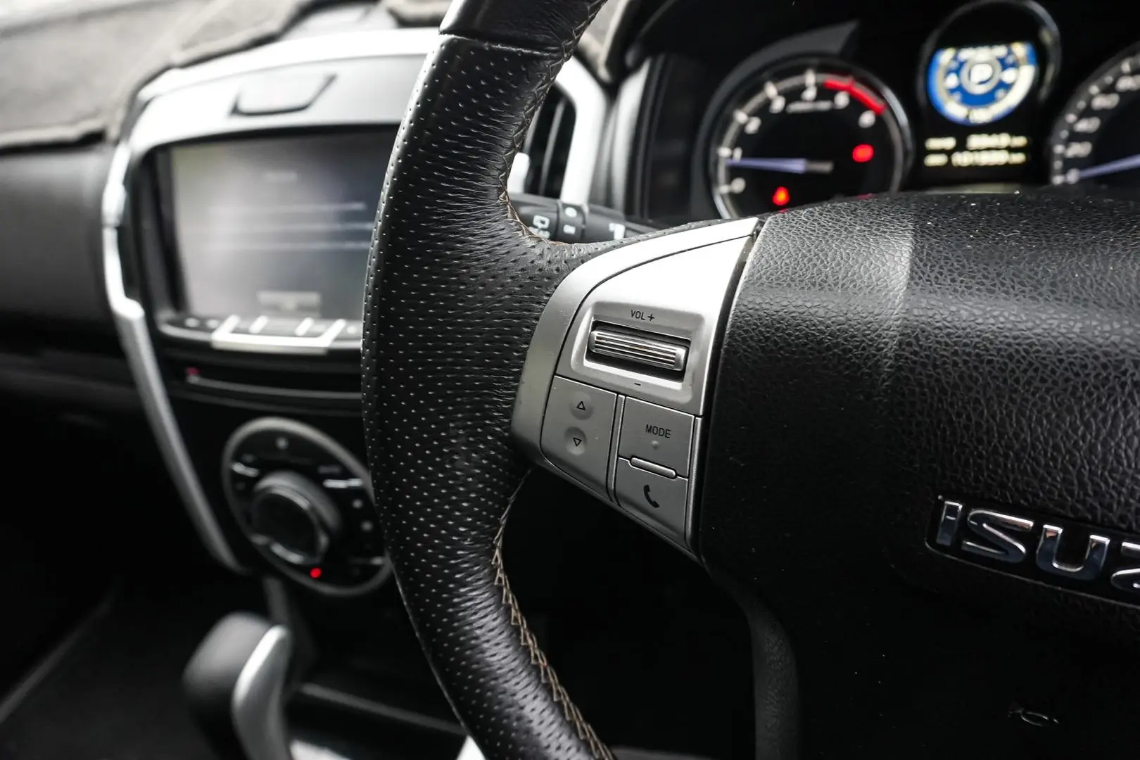 2019 Isuzu MU-X Gallery Image 21
