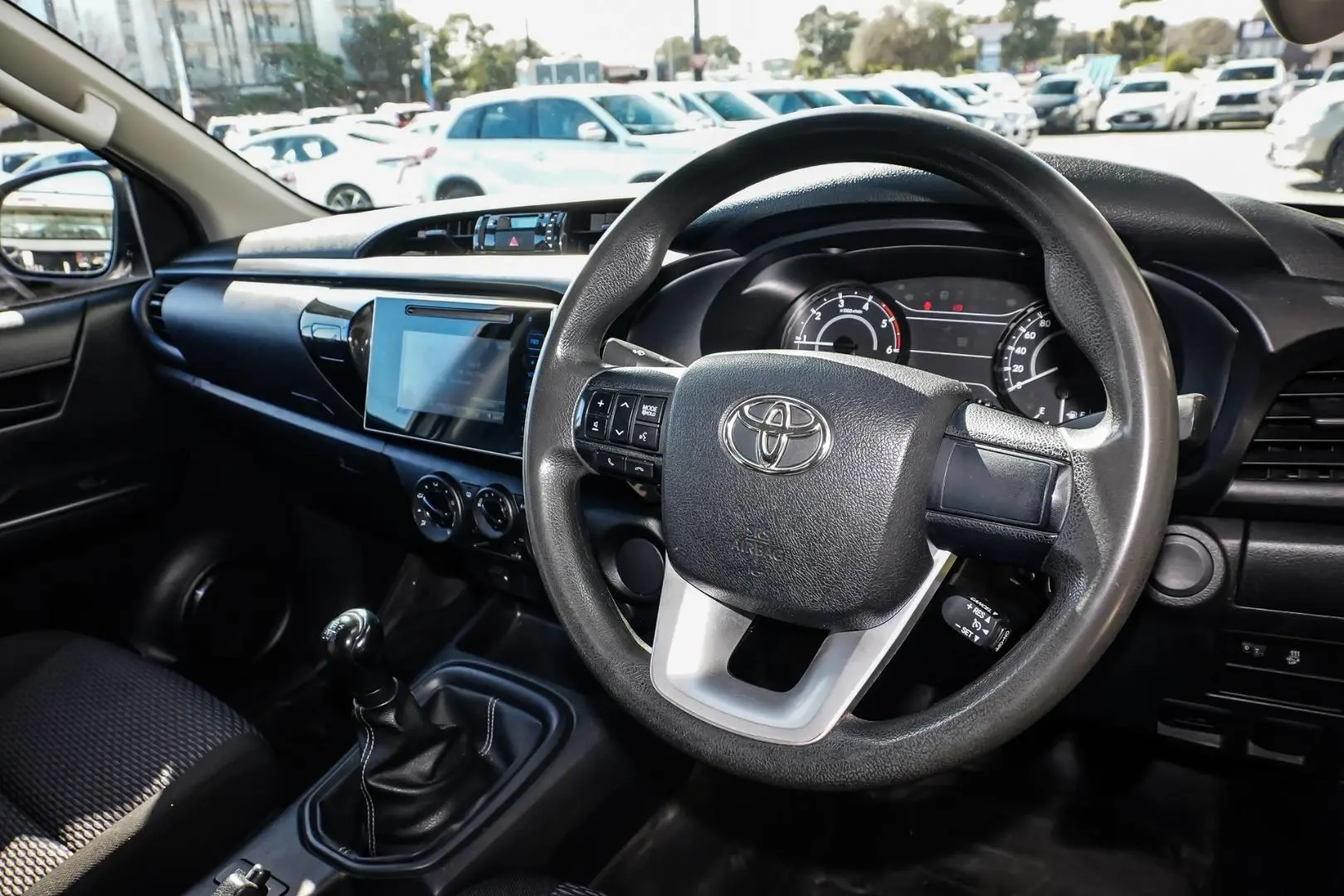 2018 Toyota Hilux Gallery Image 7