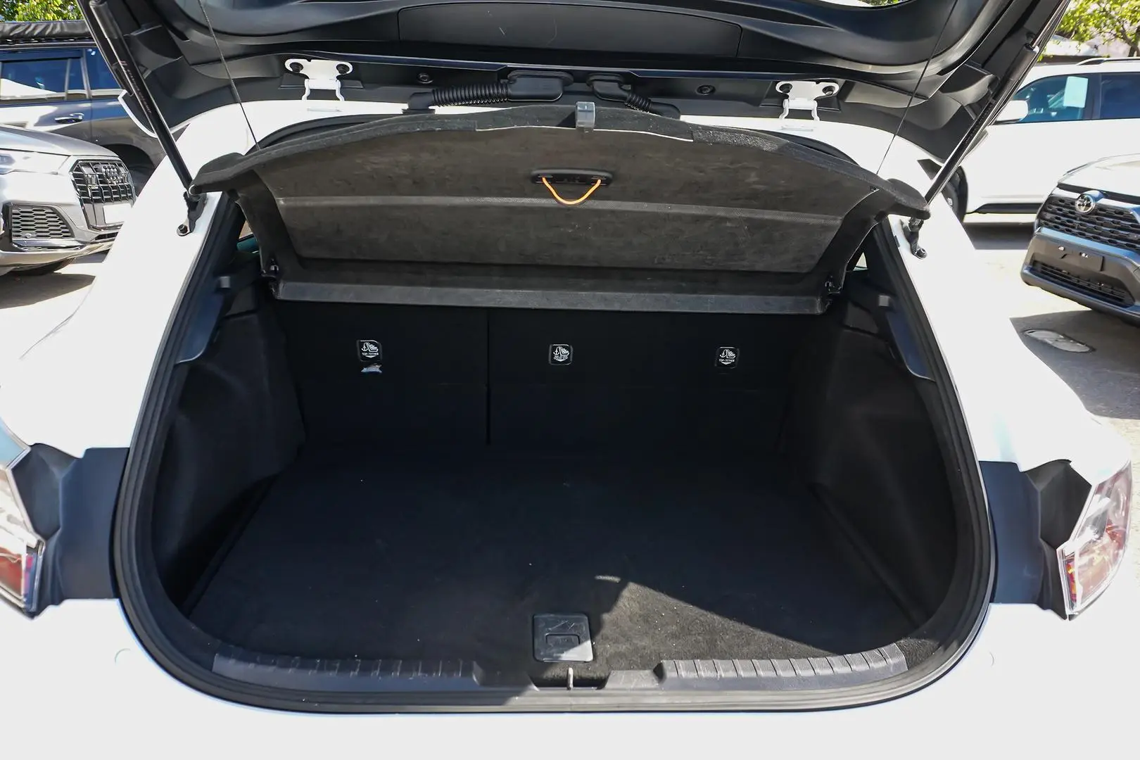 2019 Toyota Corolla Gallery Image 9