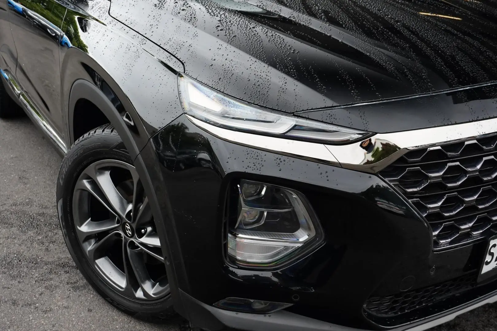 2018 Hyundai Santa Fe Gallery Image 11