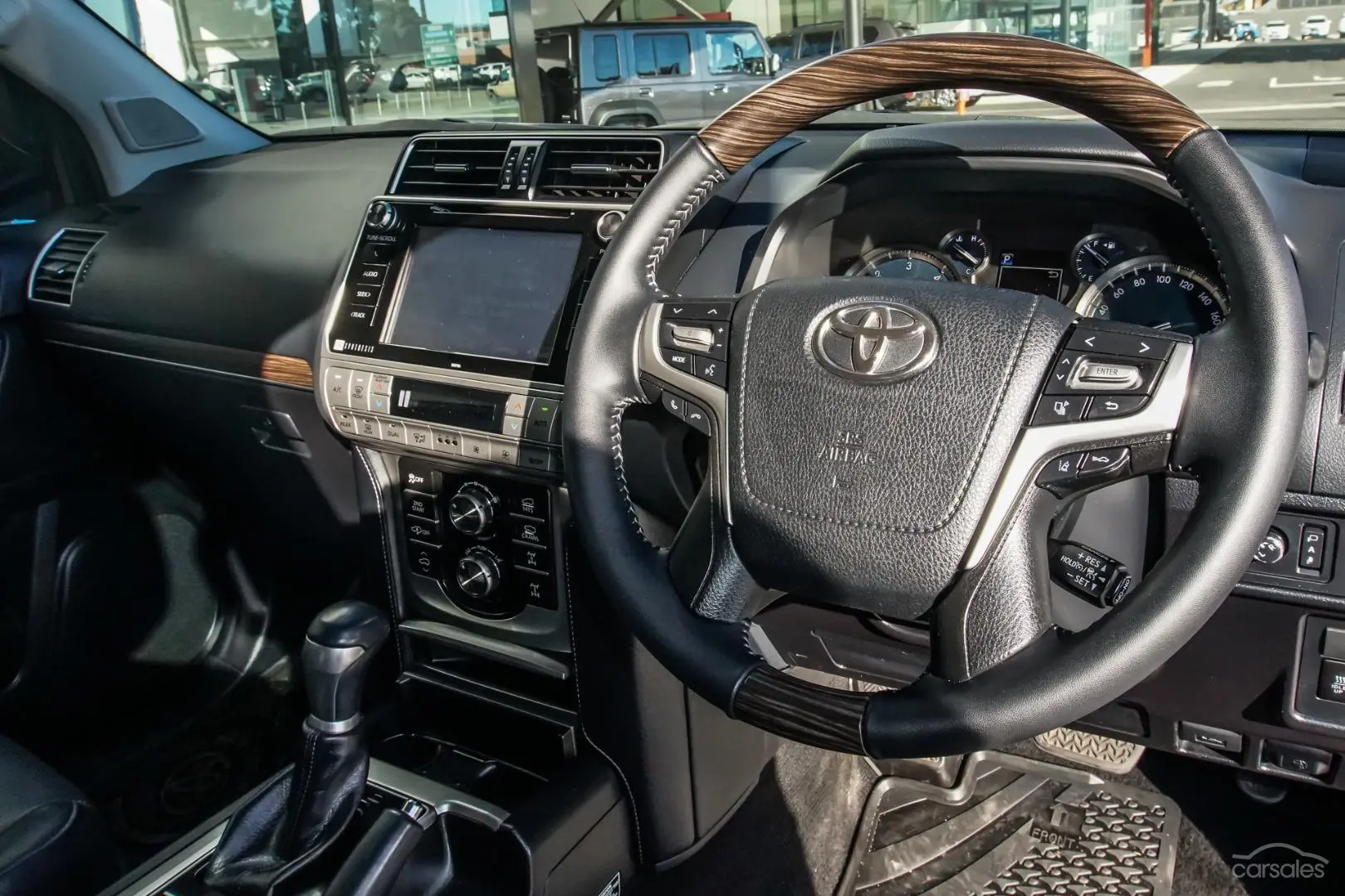 2019 Toyota Landcruiser Prado Image 6