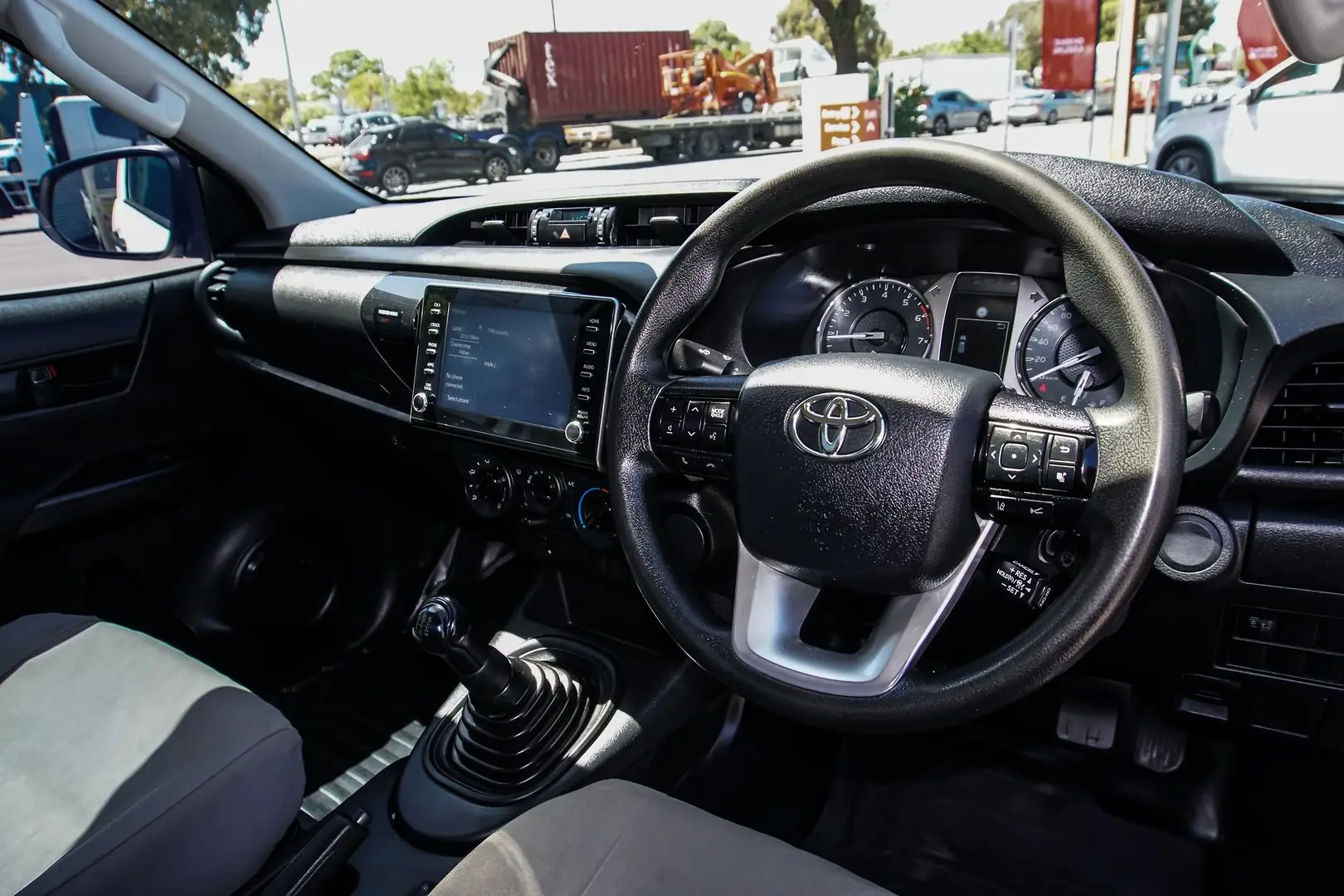 2021 Toyota Hilux Gallery Image 6