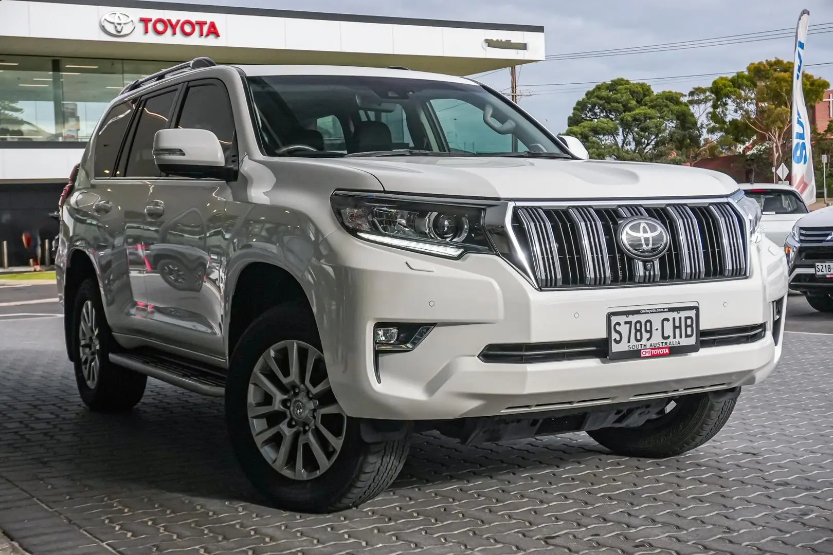 2020 Toyota Landcruiser Prado Gallery Image 2