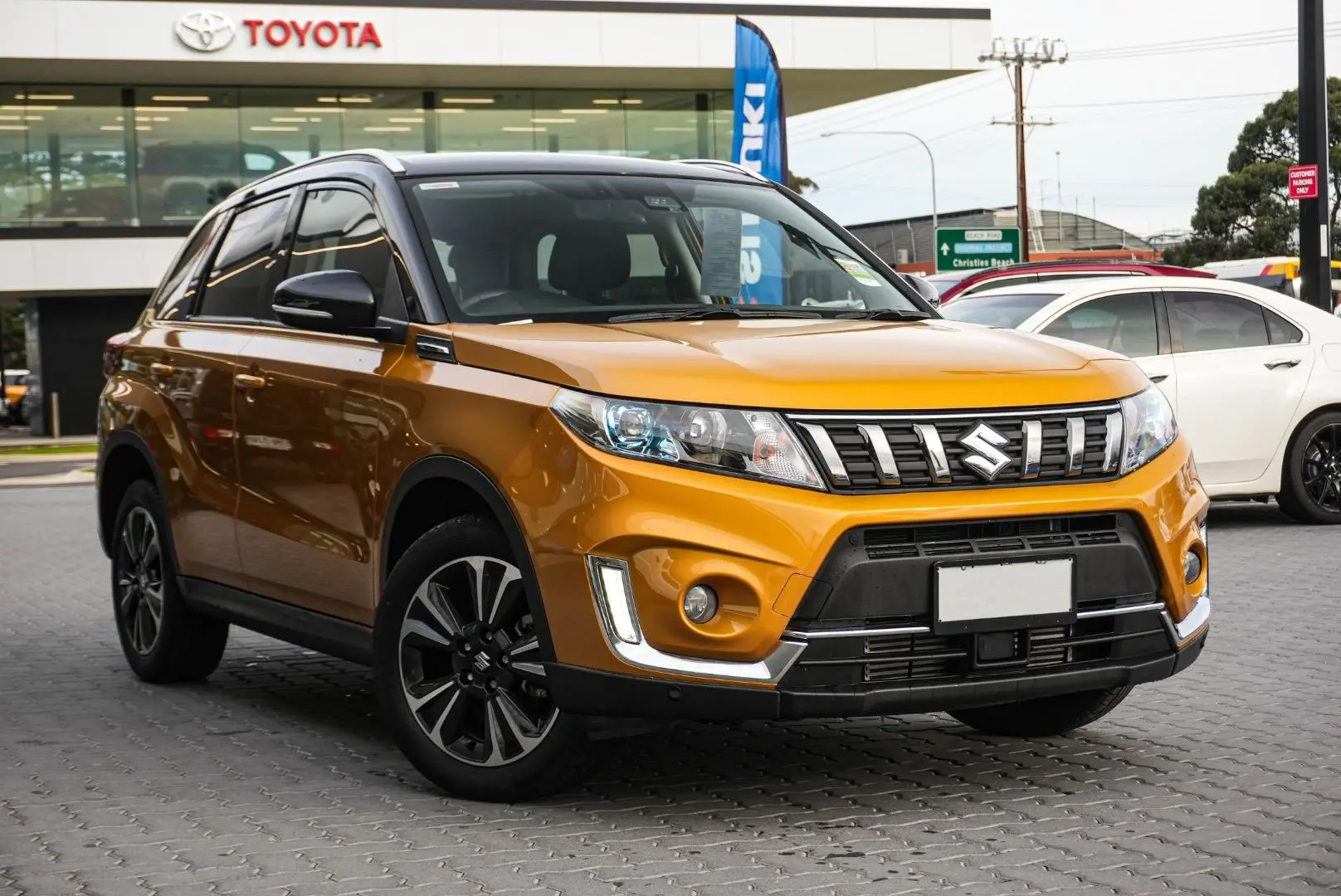 2023 Suzuki Vitara Gallery Image 2