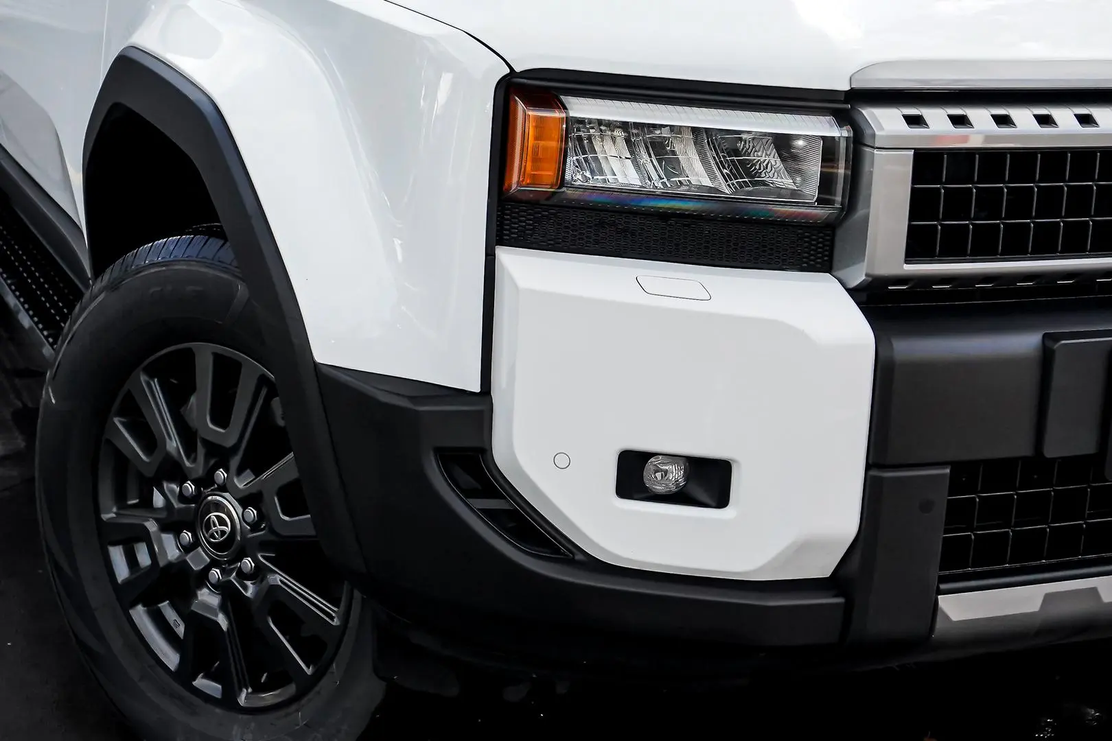 2024 Toyota Landcruiser Prado Gallery Image 12