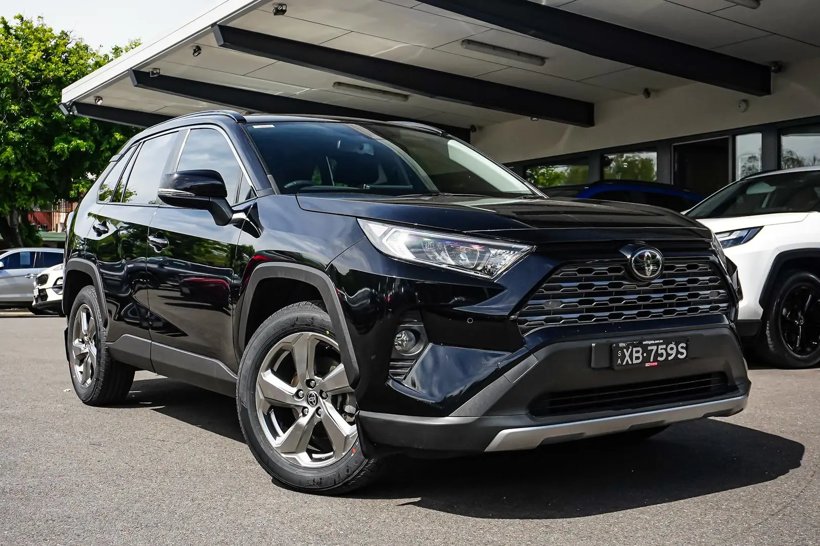 2021 Toyota RAV4 Gallery Image 2