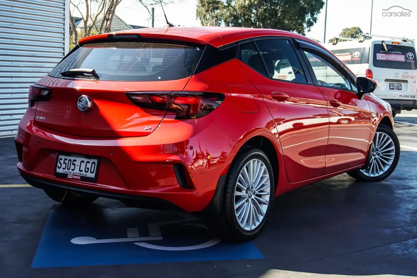 2017 Holden Astra Image 2