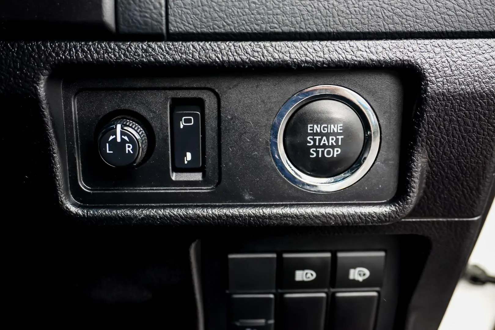 2021 Toyota Landcruiser Prado Gallery Image 25