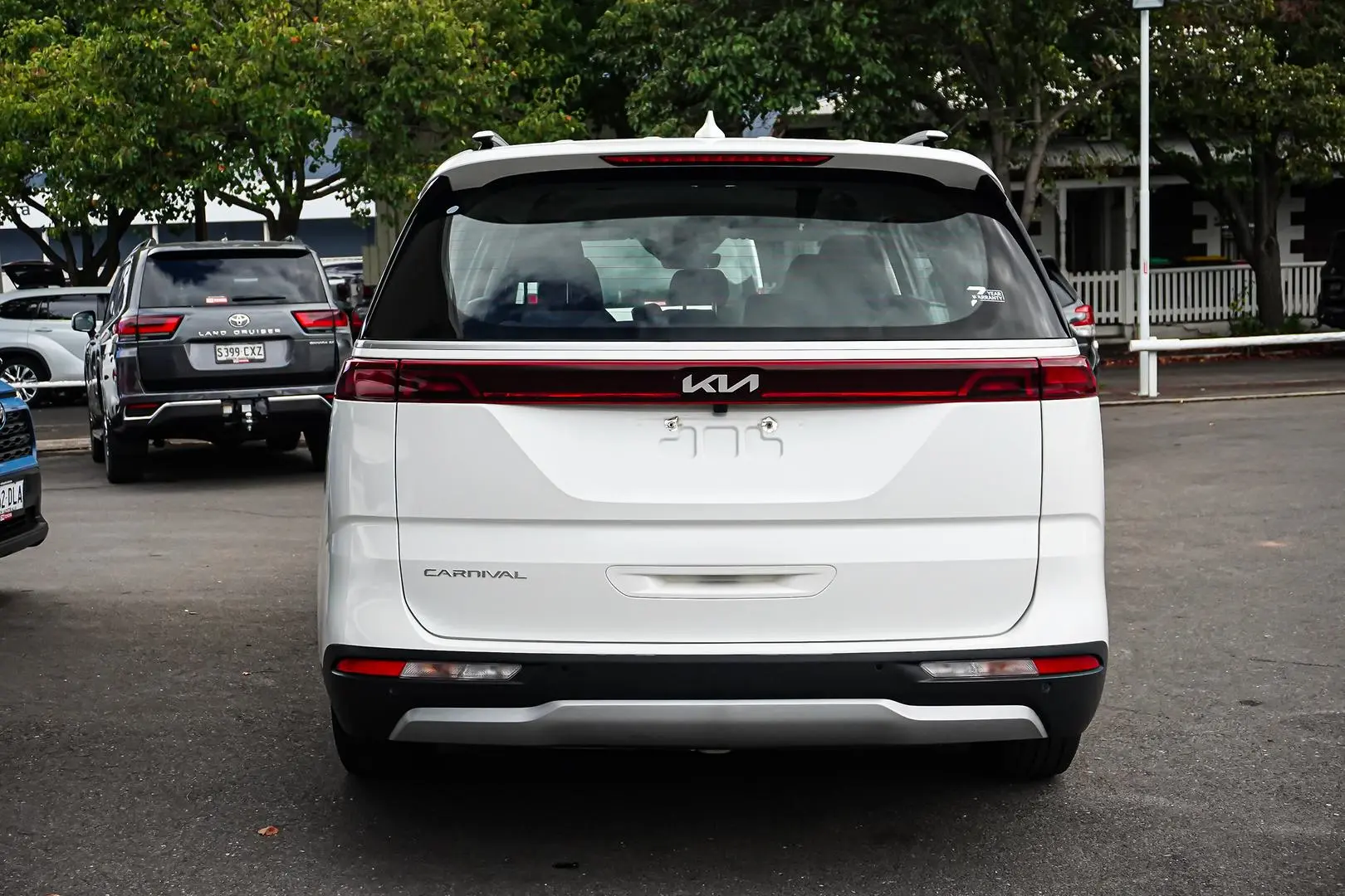 2022 Kia Carnival Gallery Image 6