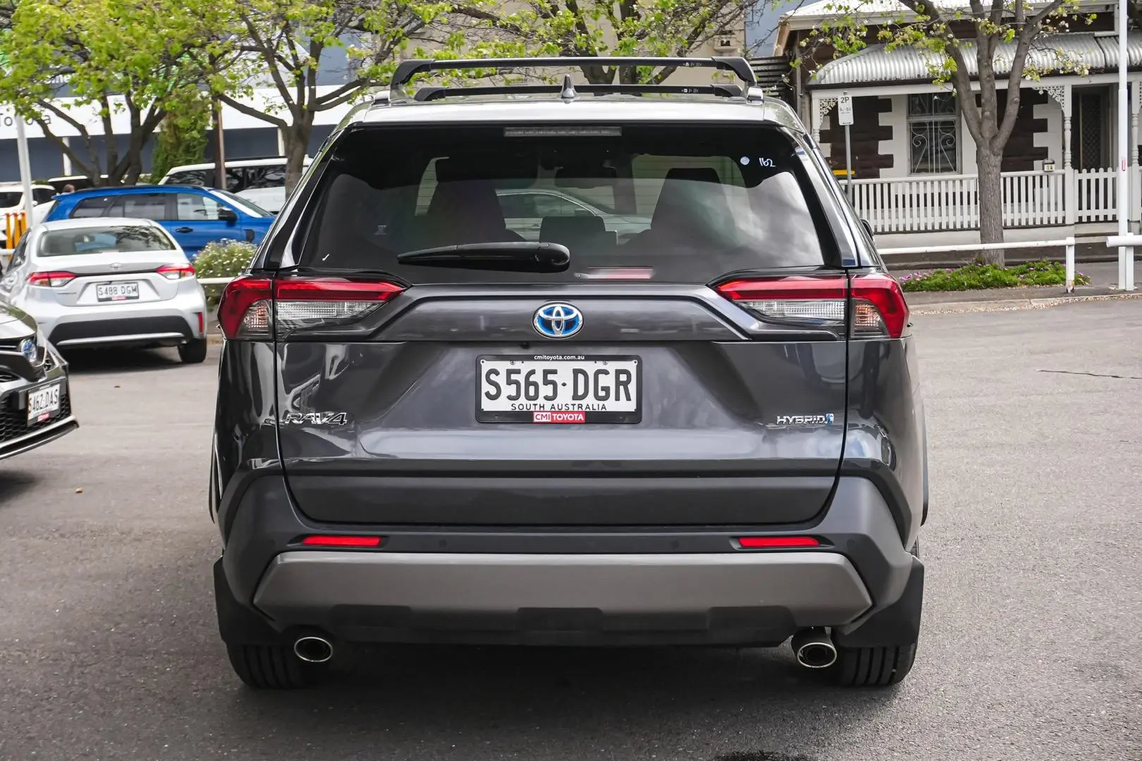 2020 Toyota RAV4 Gallery Image 6