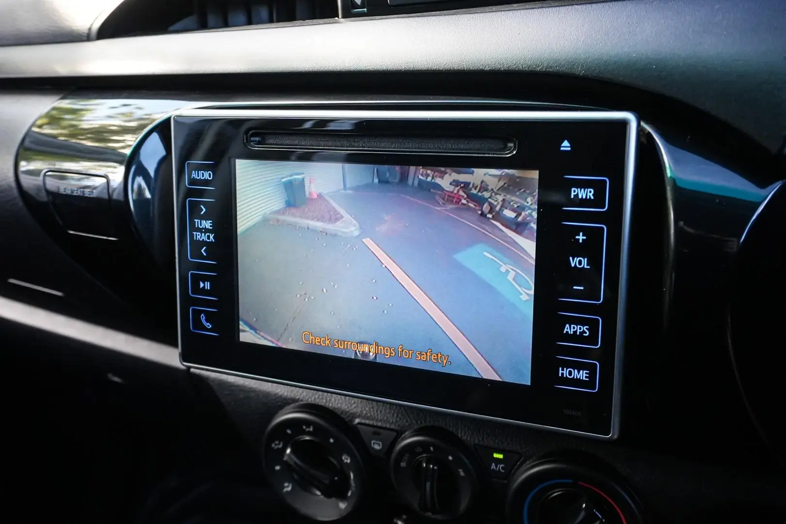 2018 Toyota Hilux Gallery Image 22