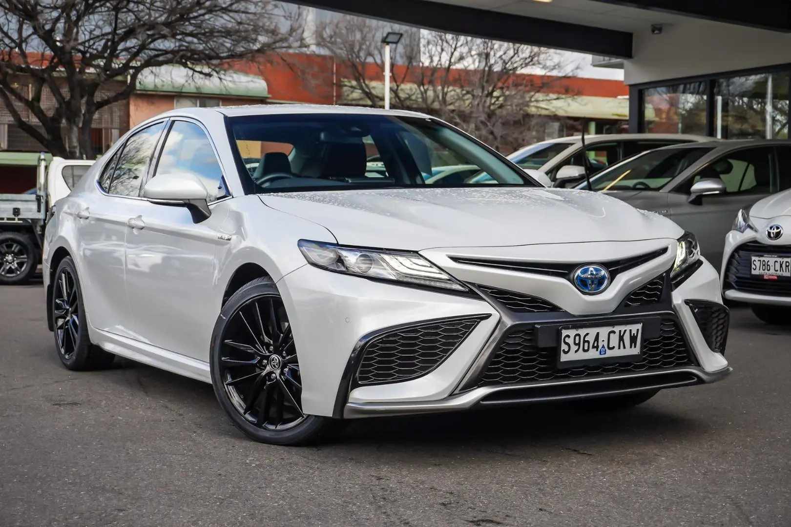 2021 Toyota Camry Gallery Image 2