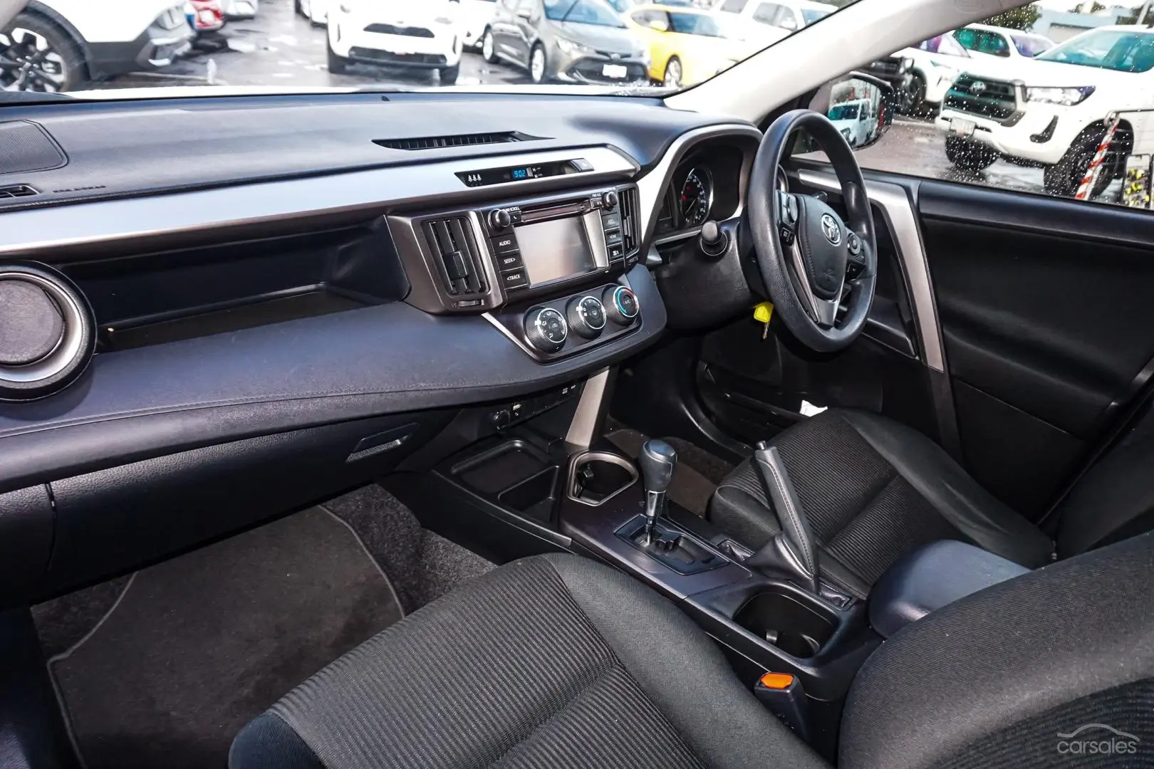 2018 Toyota RAV4 Image 9