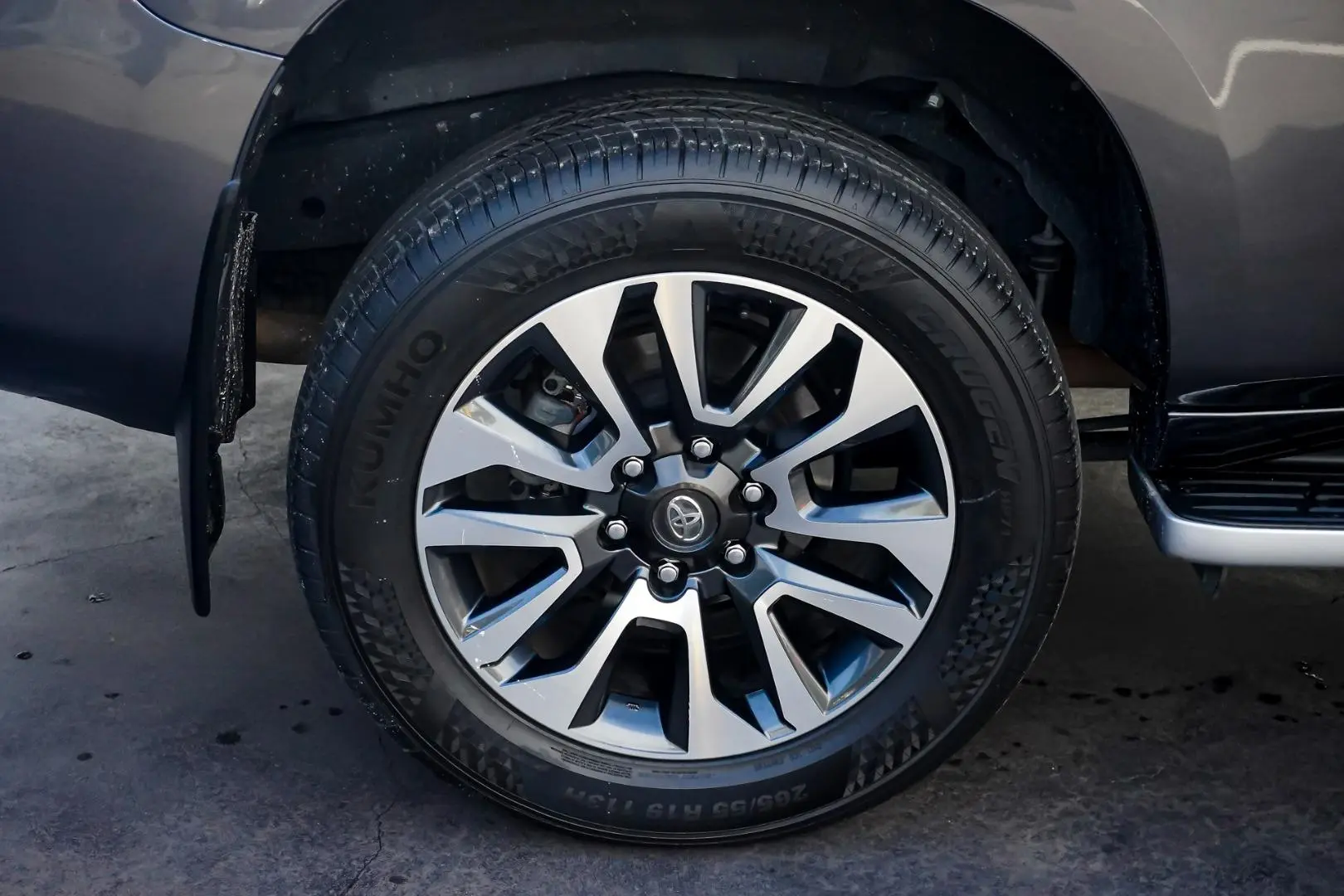 2021 Toyota Landcruiser Prado Gallery Image 16