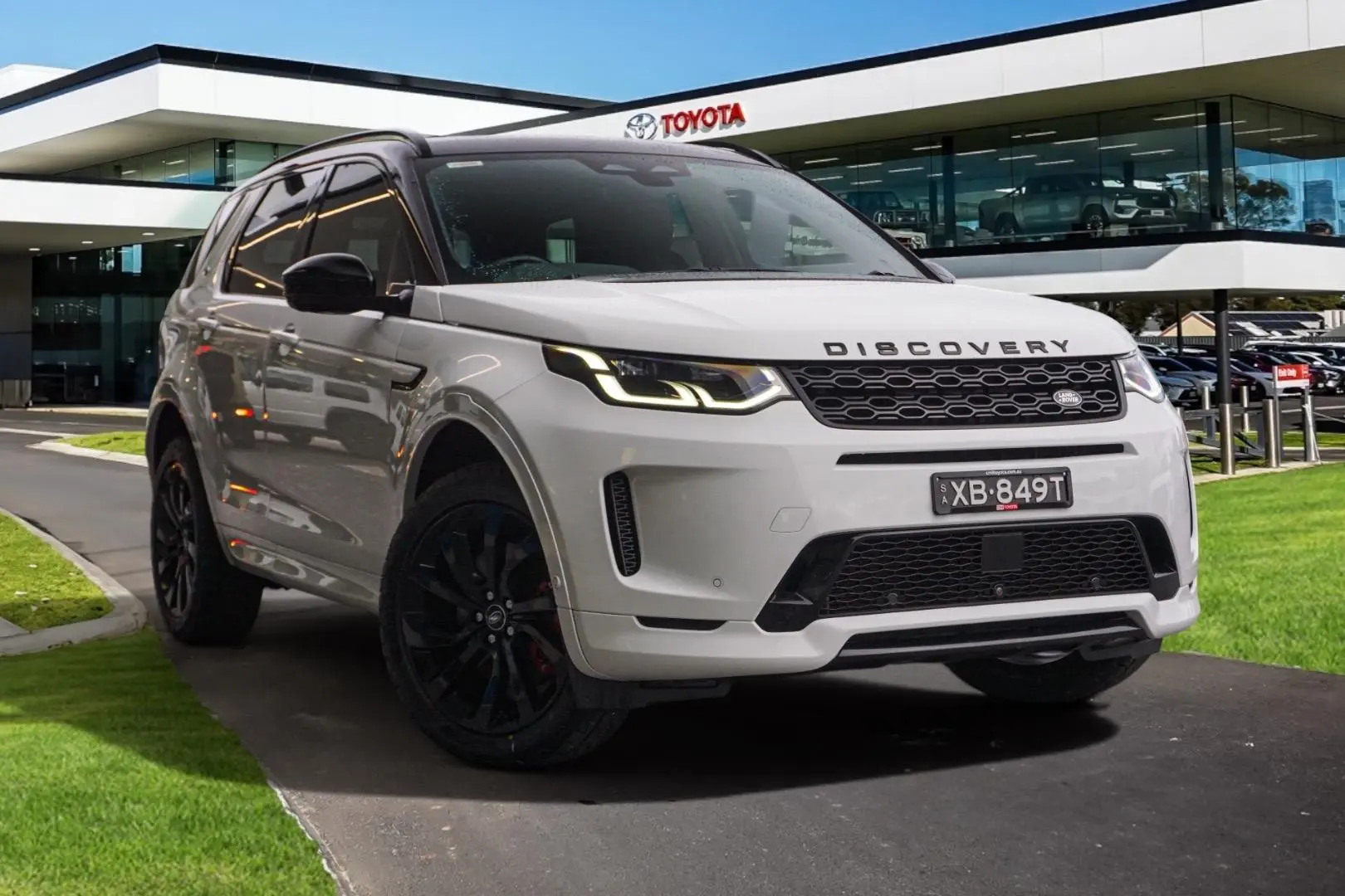 2021 Land Rover Discovery Sport Image