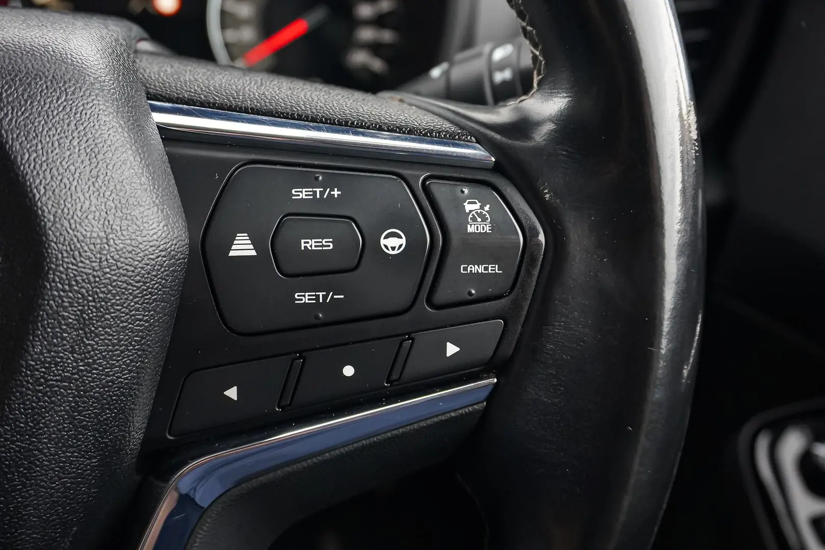 2022 Isuzu MU-X Gallery Image 22