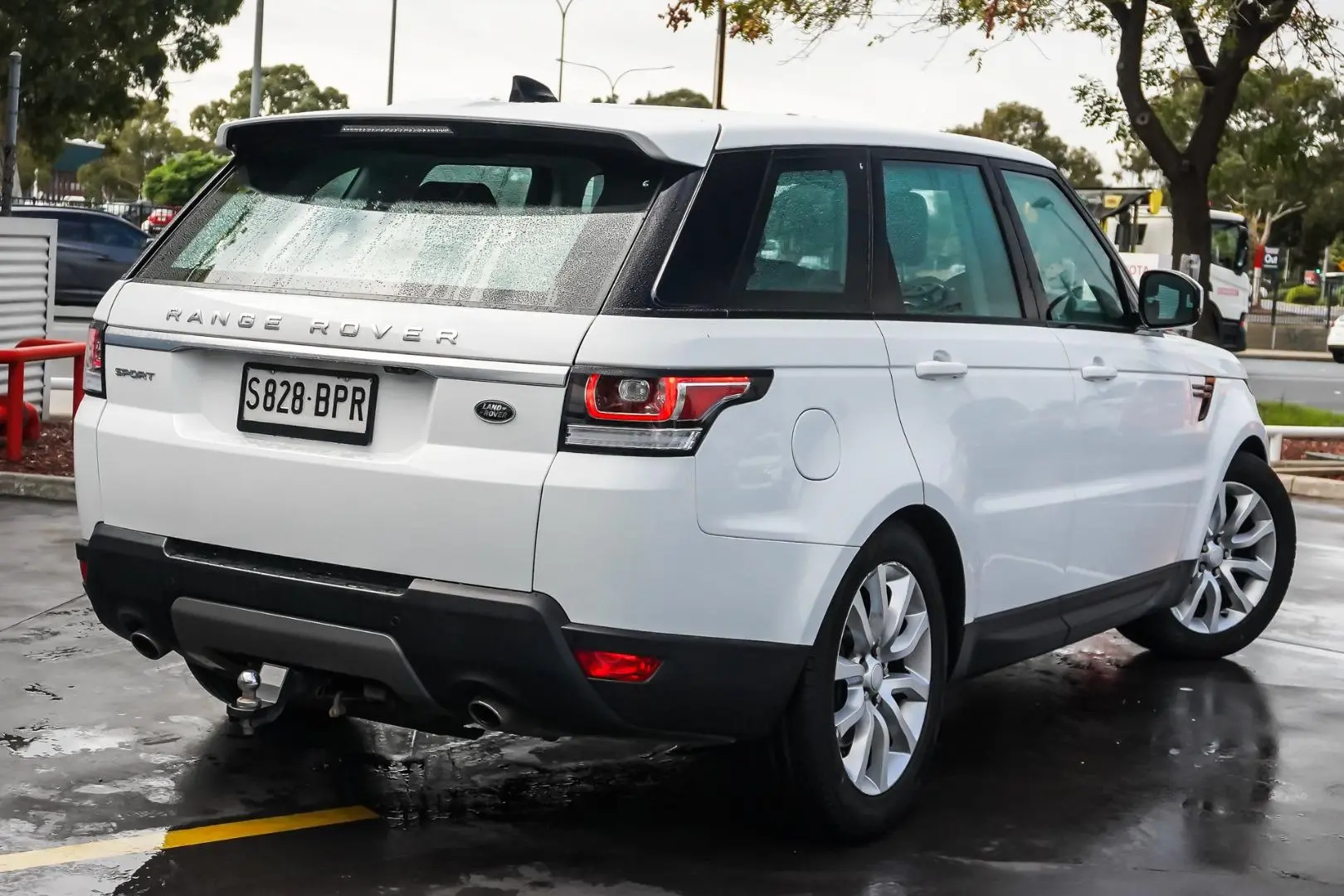 2017 Land Rover Range Rover Sport Gallery Image 3