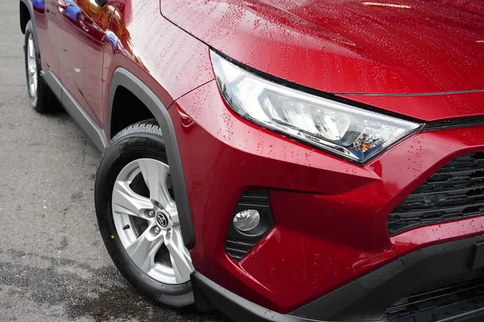 2020 Toyota RAV4 Gallery Image 11