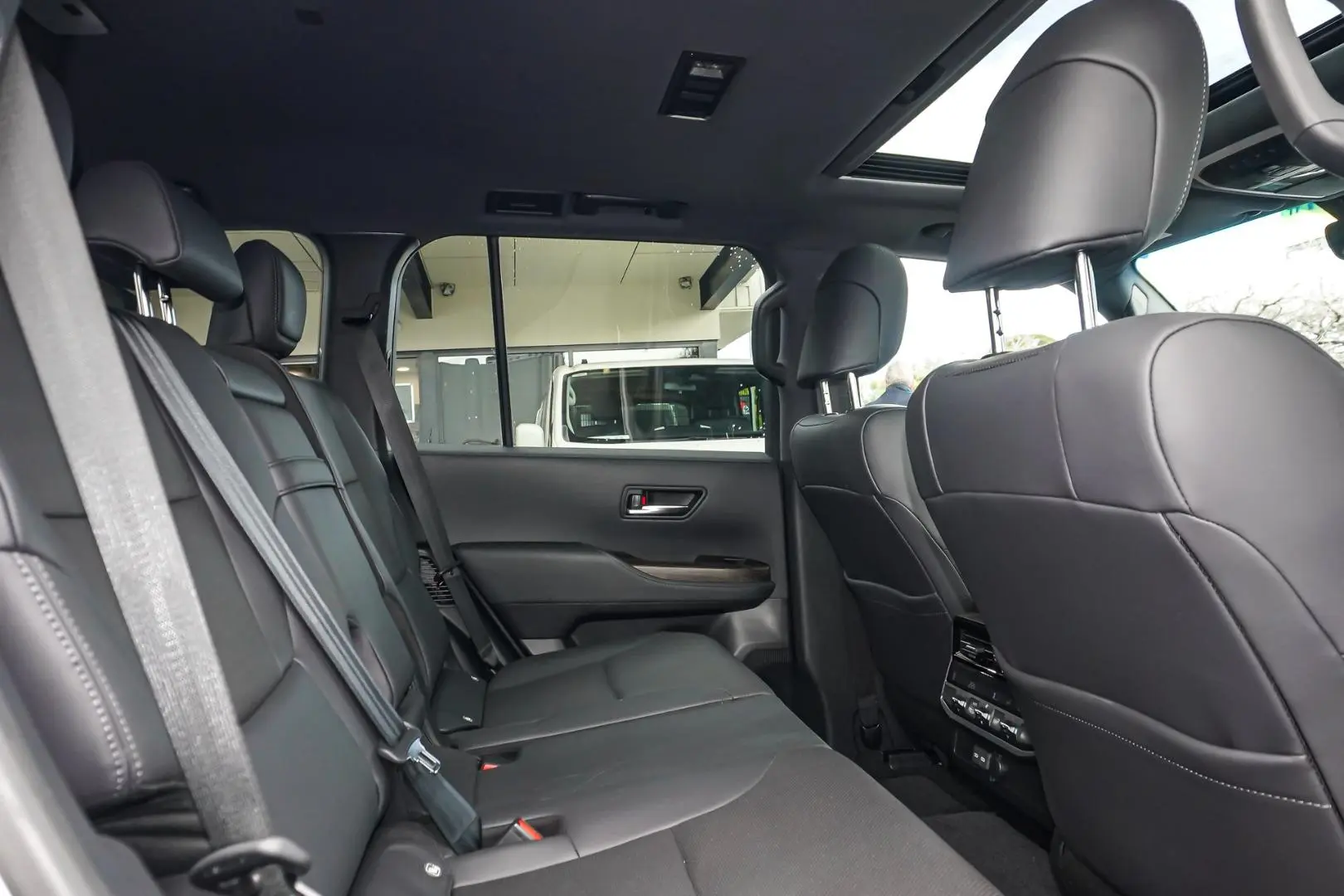 2024 Toyota Landcruiser Gallery Image 7