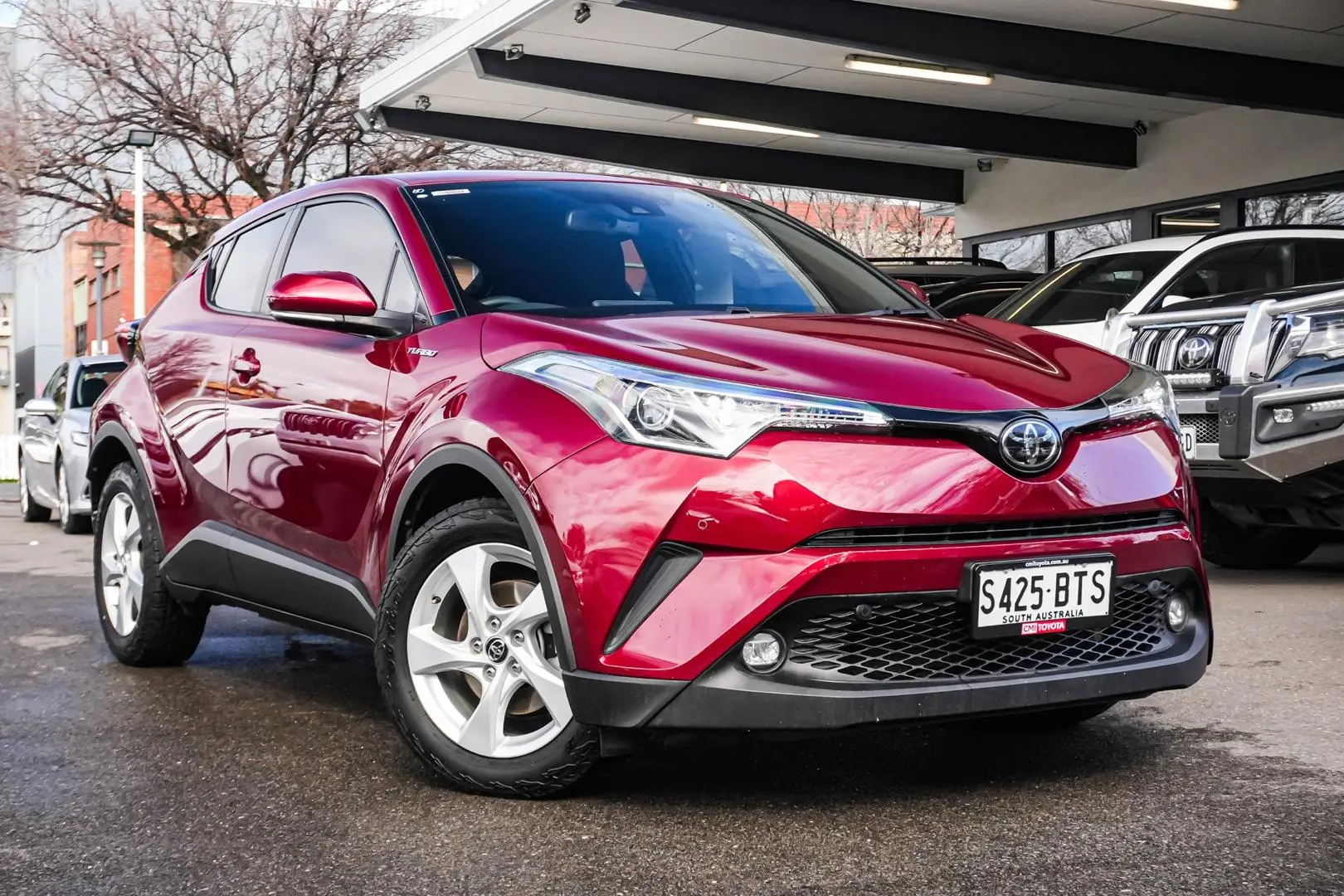 2017 Toyota C-HR Gallery Image 2