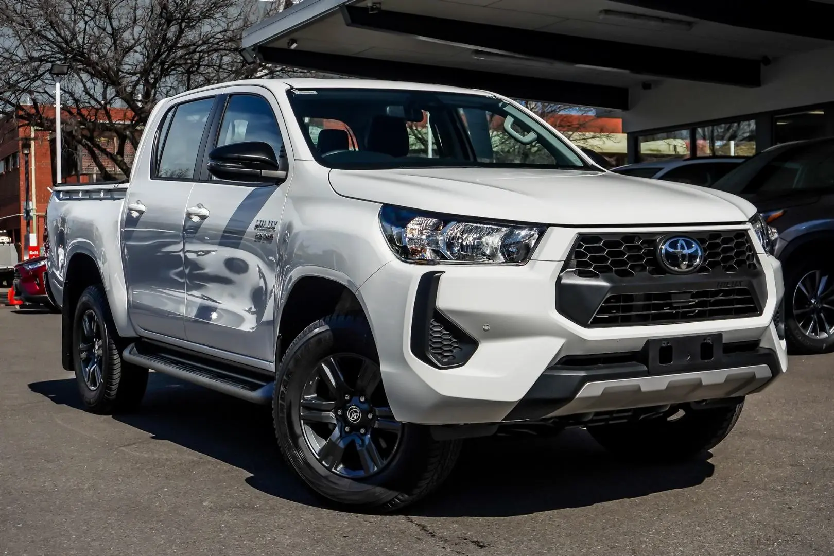 2024 Toyota Hilux Gallery Image 2