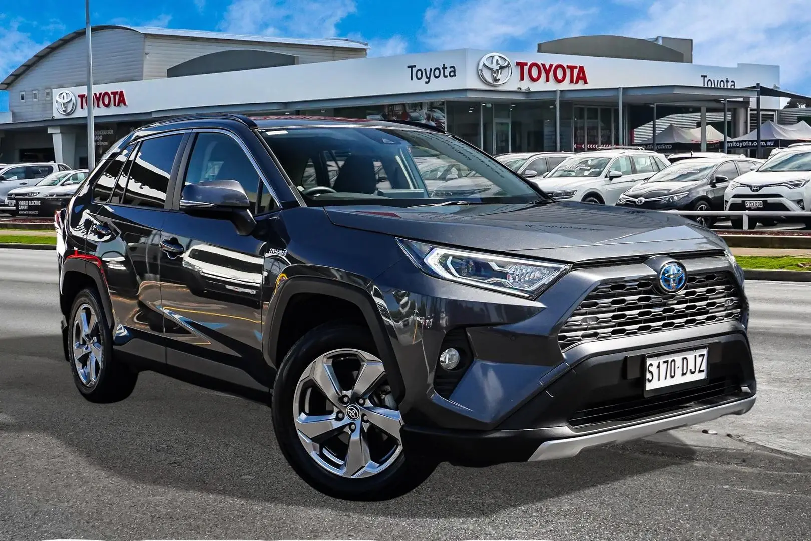2020 Toyota RAV4 Gallery Image 1