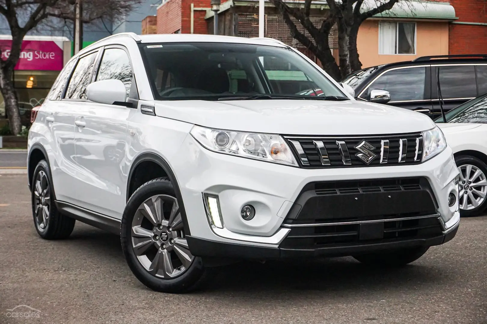 2022 Suzuki Vitara Image 2