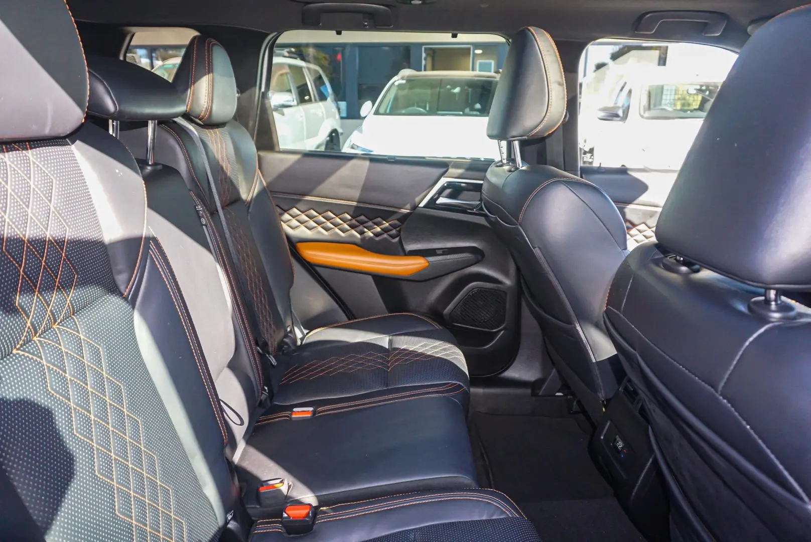 2022 Mitsubishi Outlander Gallery Image 7
