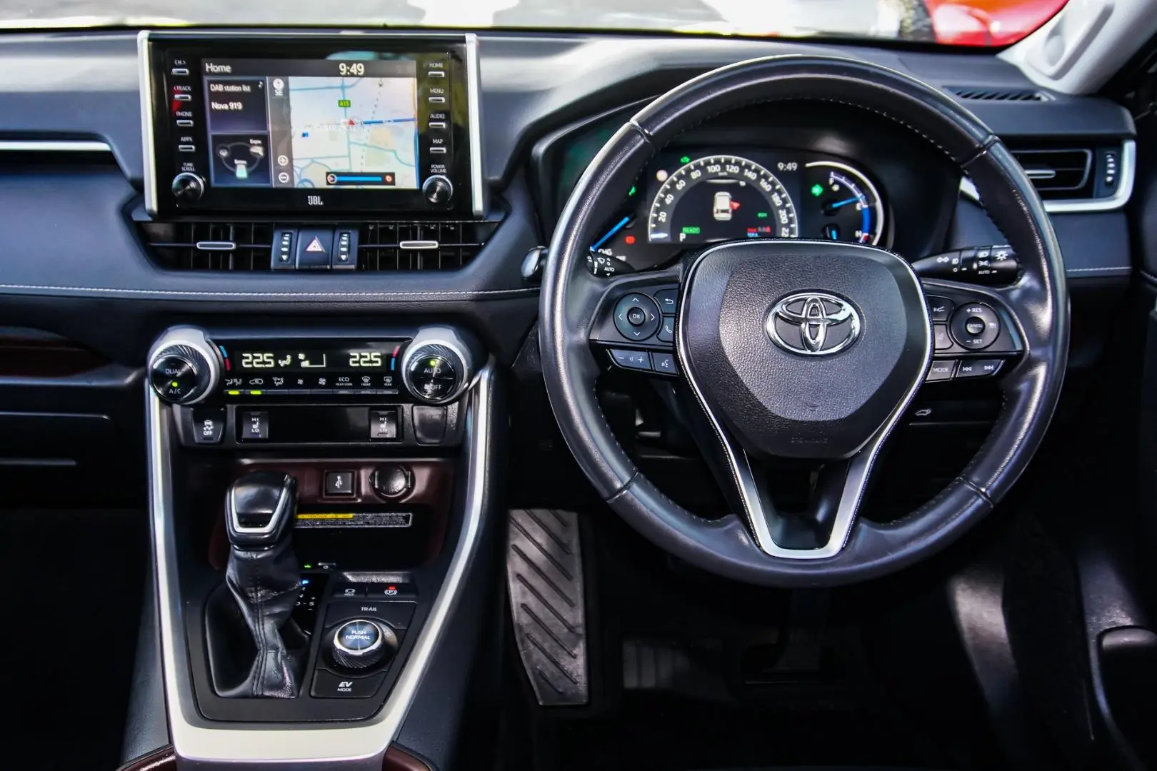 2020 Toyota Rav4 Gallery Image 9