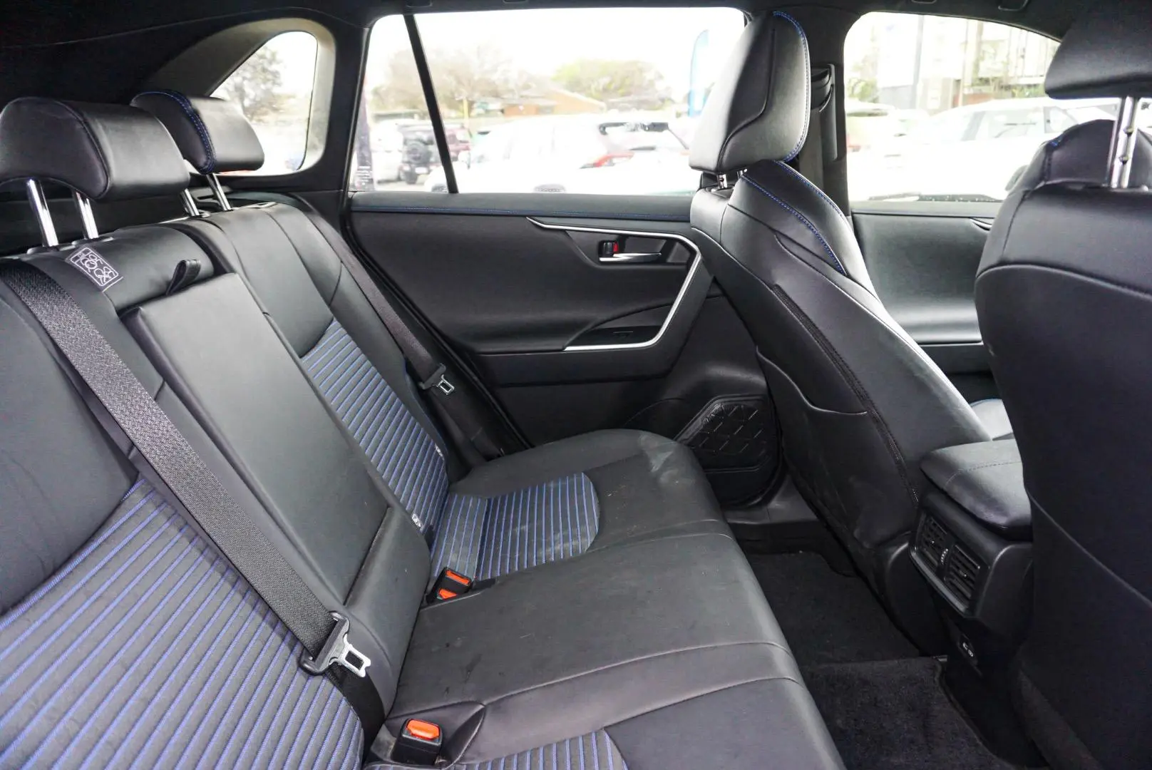 2023 Toyota RAV4 Gallery Image 9