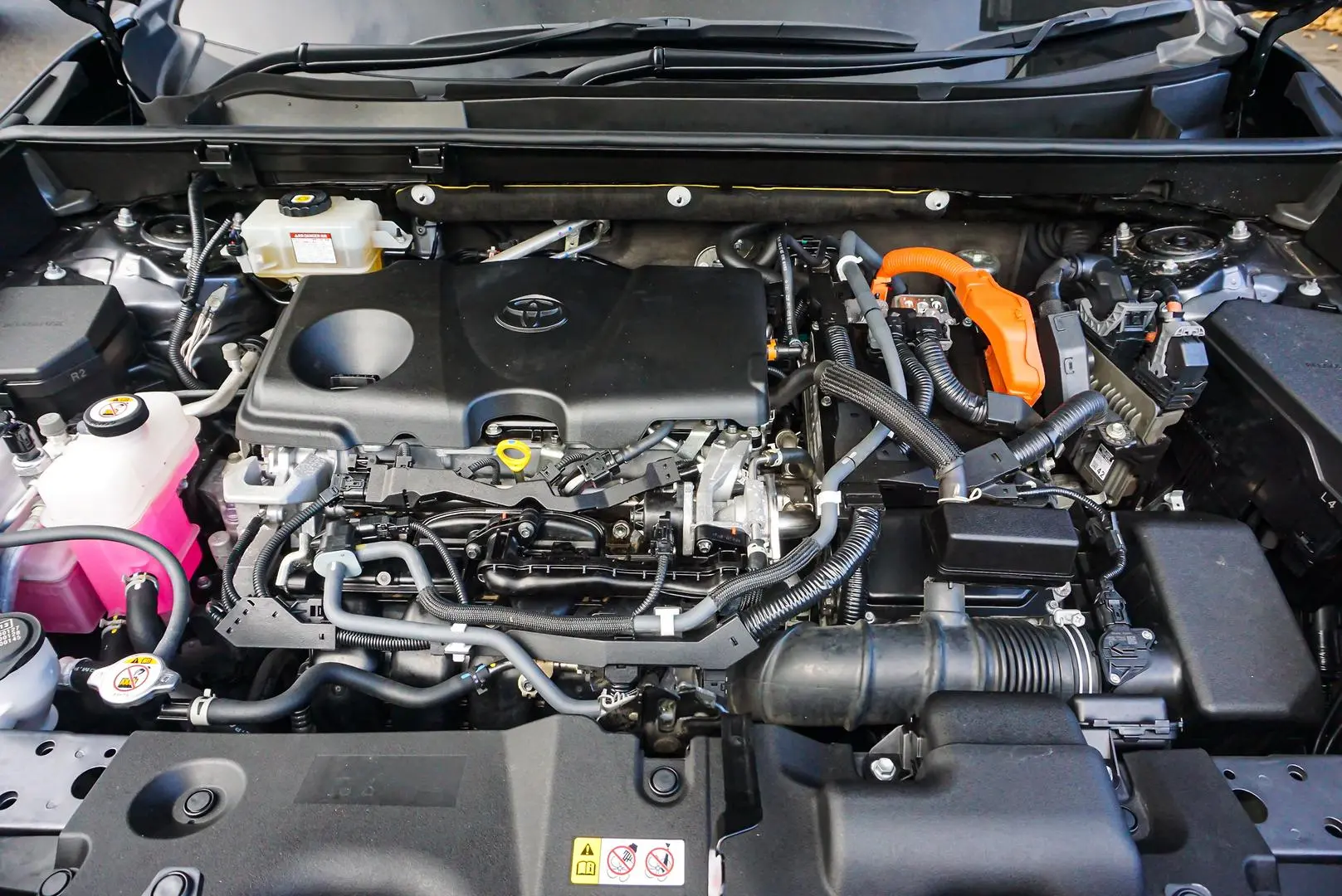 2020 Toyota RAV4 Gallery Image 26