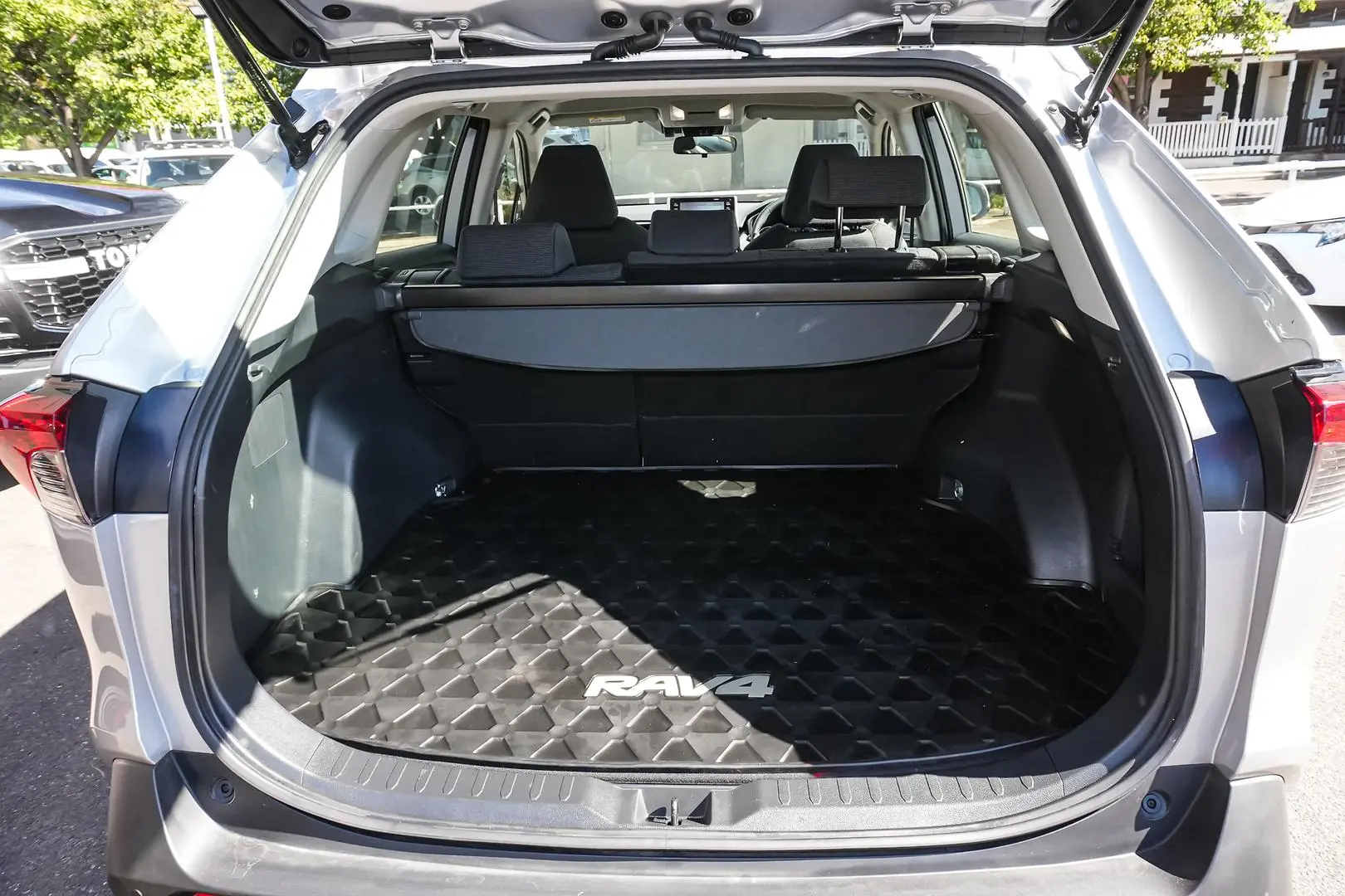 2022 Toyota RAV4 Gallery Image 14