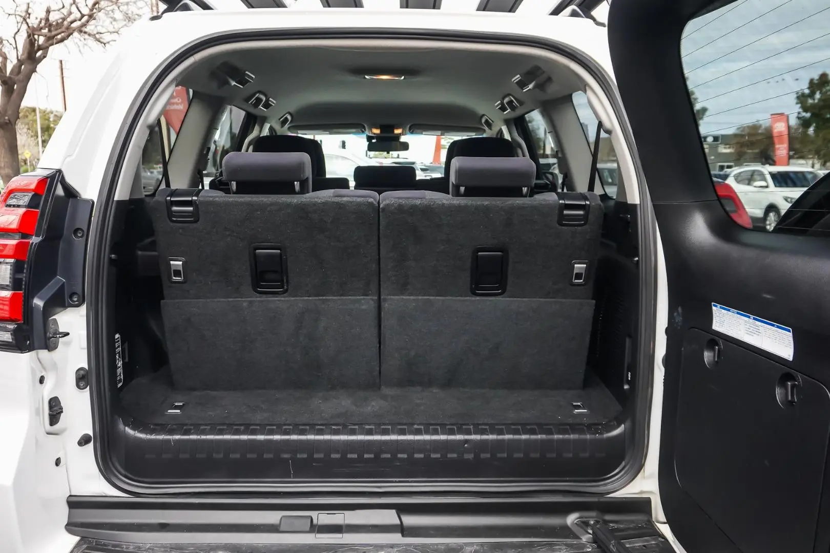 2021 Toyota Landcruiser Prado Gallery Image 10
