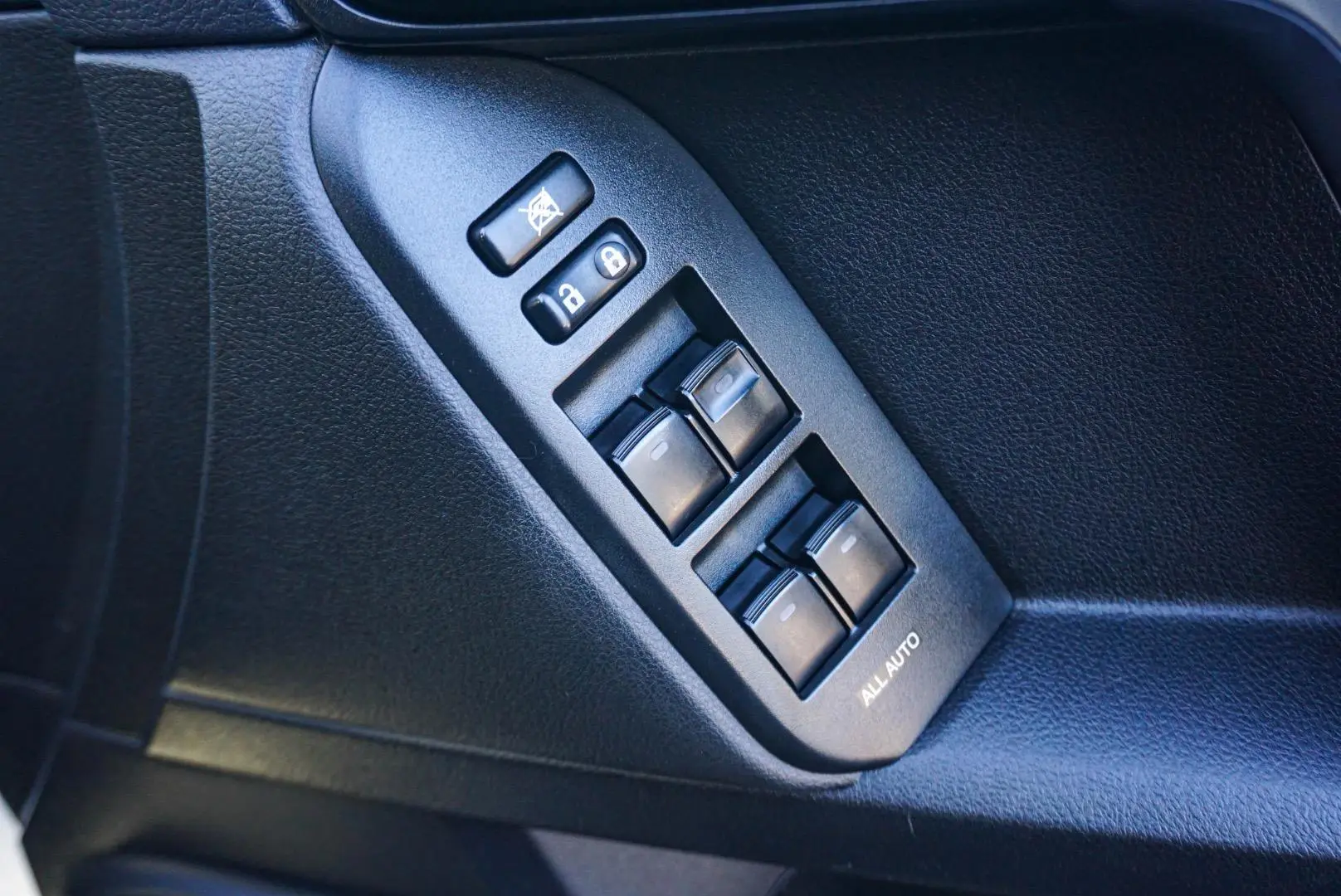 2020 Toyota Landcruiser Prado Gallery Image 16