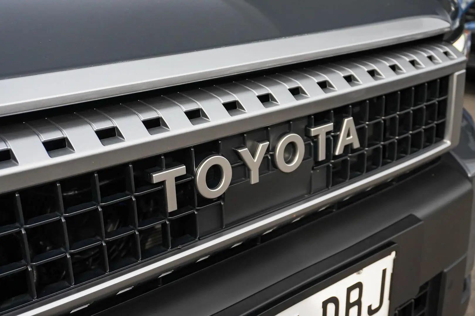 2025 Toyota Landcruiser Prado Gallery Image 13