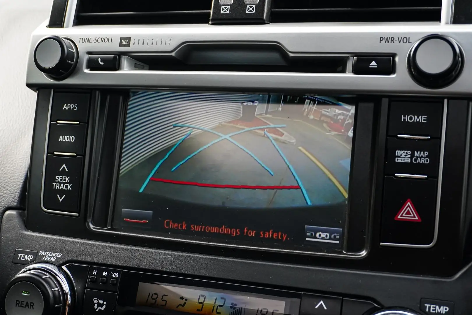 2016 Toyota Landcruiser Prado Gallery Image 26