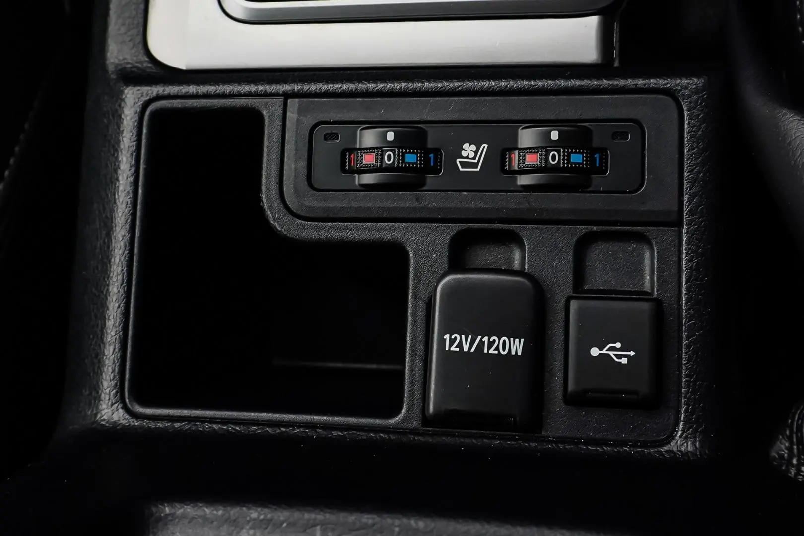 2022 Toyota Landcruiser Prado Gallery Image 19