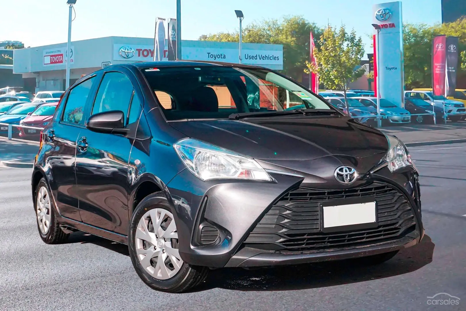 2019 Toyota Yaris Image 1