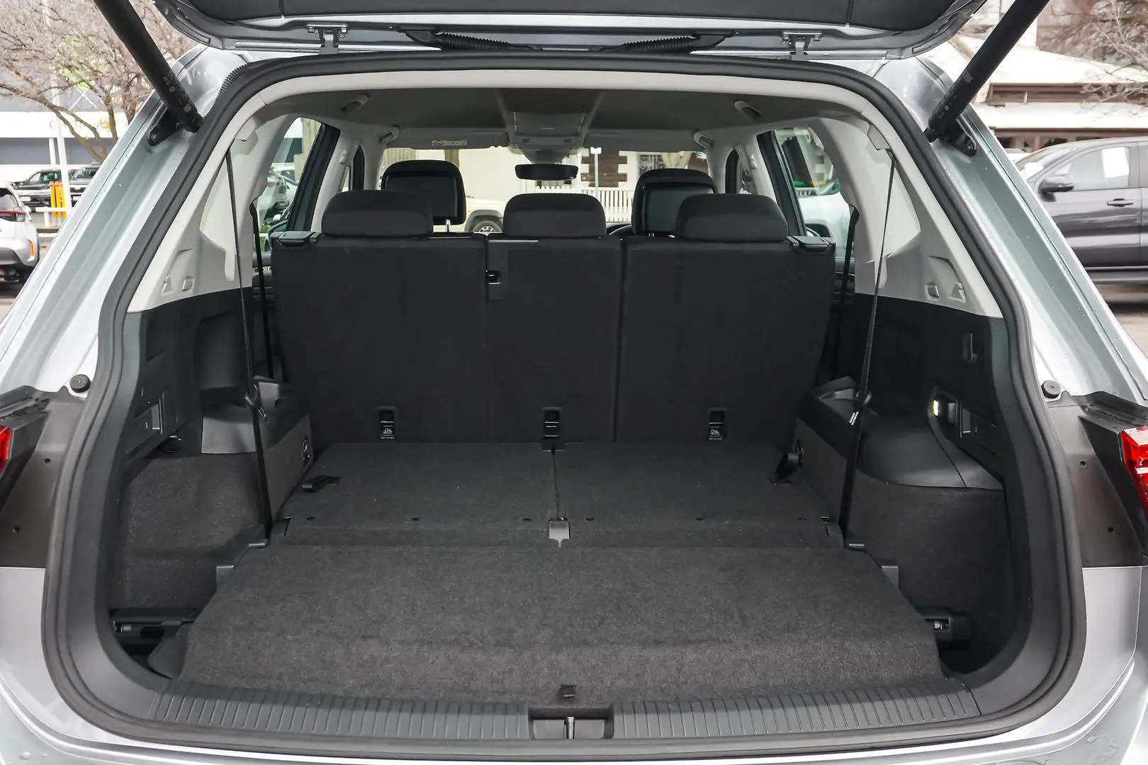 2022 Volkswagen Tiguan Gallery Image 10