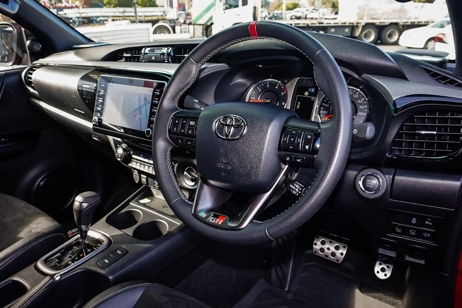 2024 Toyota Hilux Gallery Image 6
