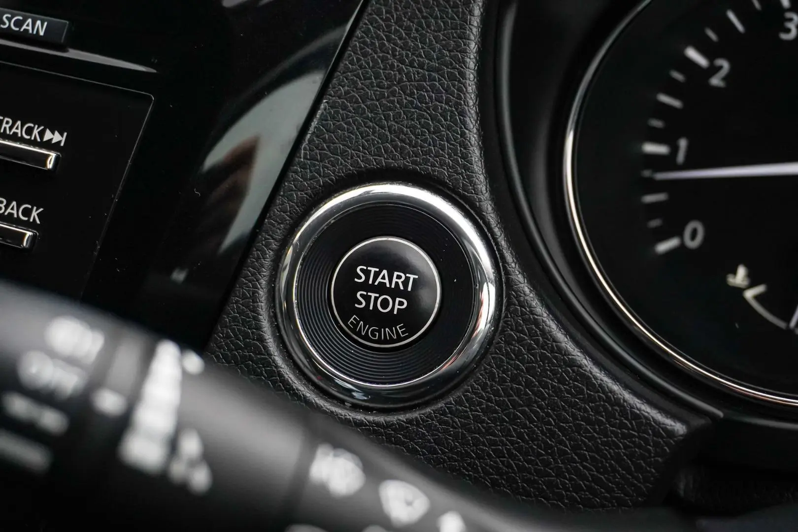 2020 Nissan X-TRAIL Gallery Image 23