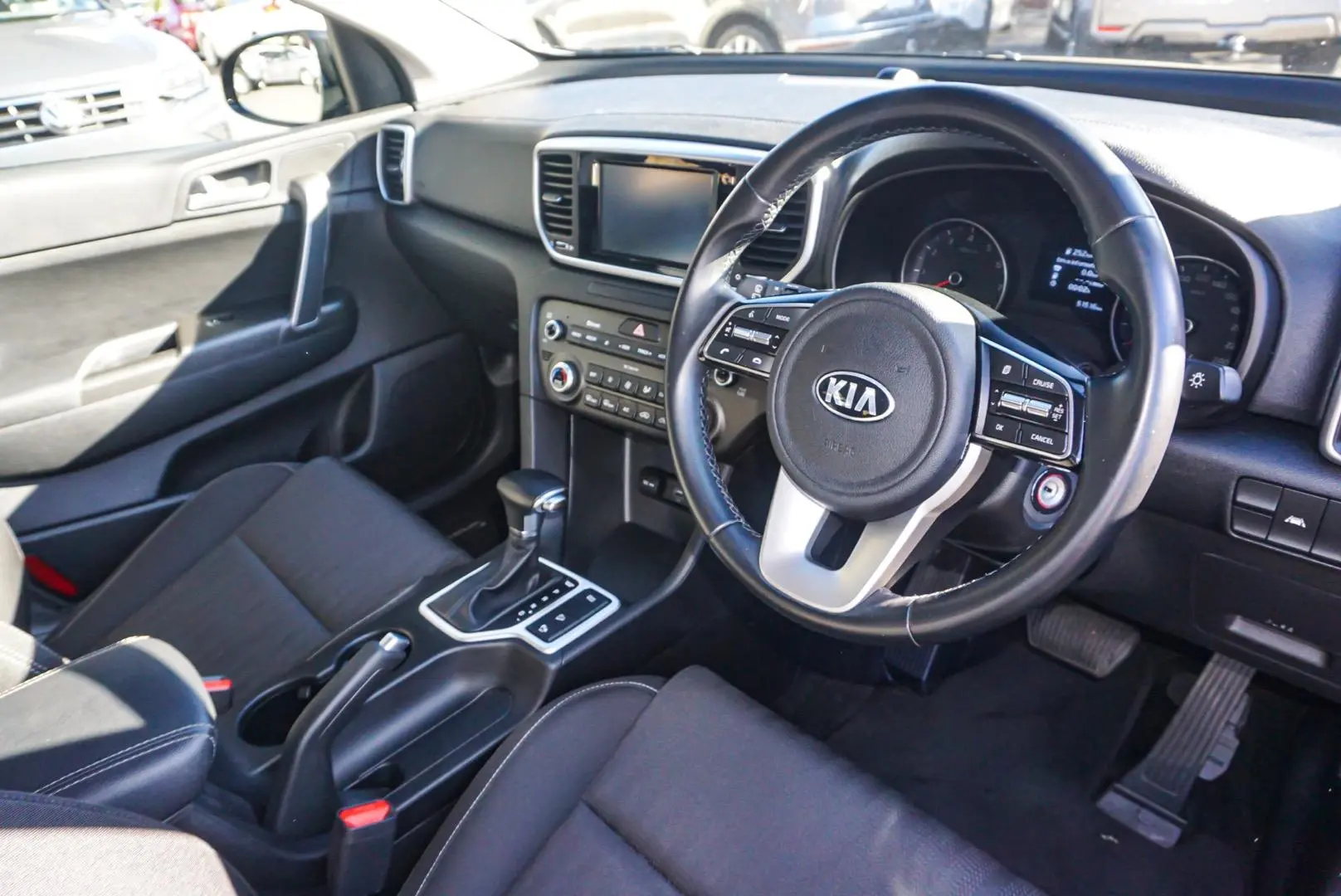 2020 Kia Sportage Gallery Image 6