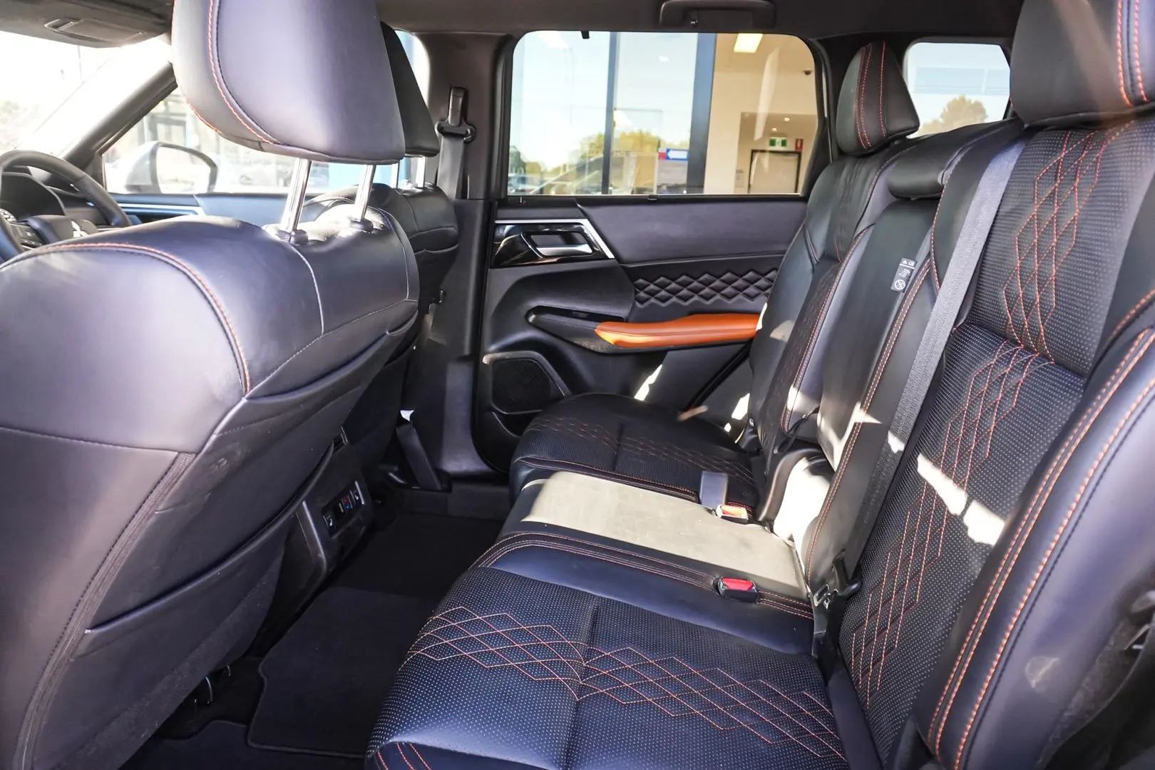 2023 Mitsubishi Outlander Gallery Image 8