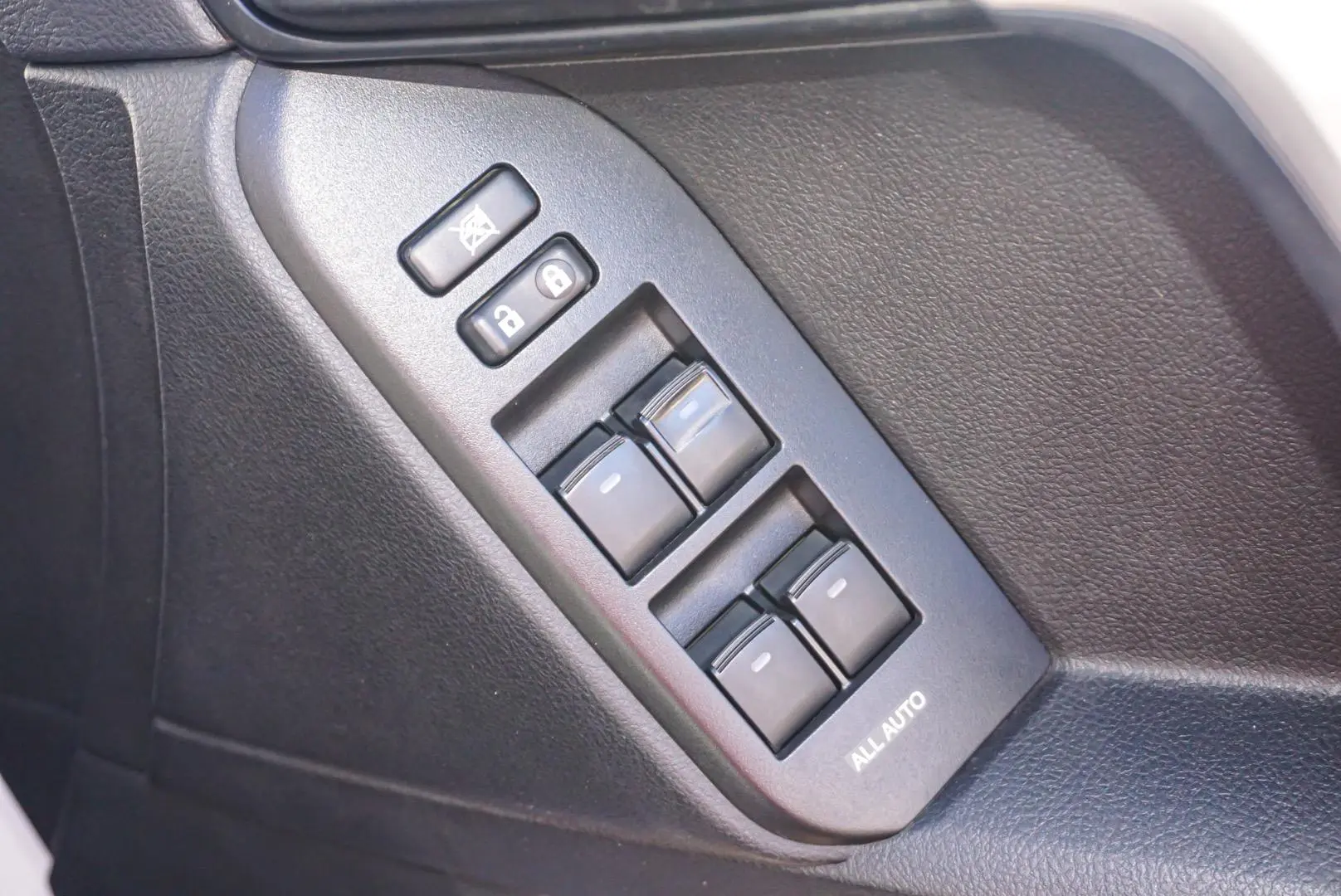 2019 Toyota Landcruiser Prado Gallery Image 19