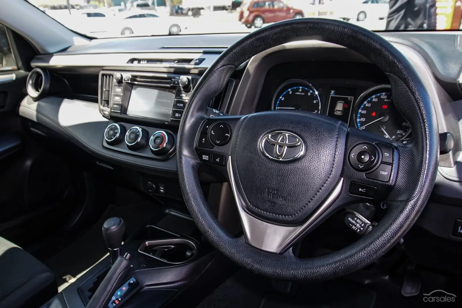 2017 Toyota RAV4 Image 6