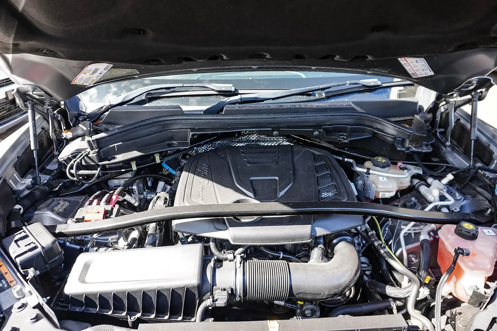 2018 Alfa Romeo Stelvio Gallery Image 26