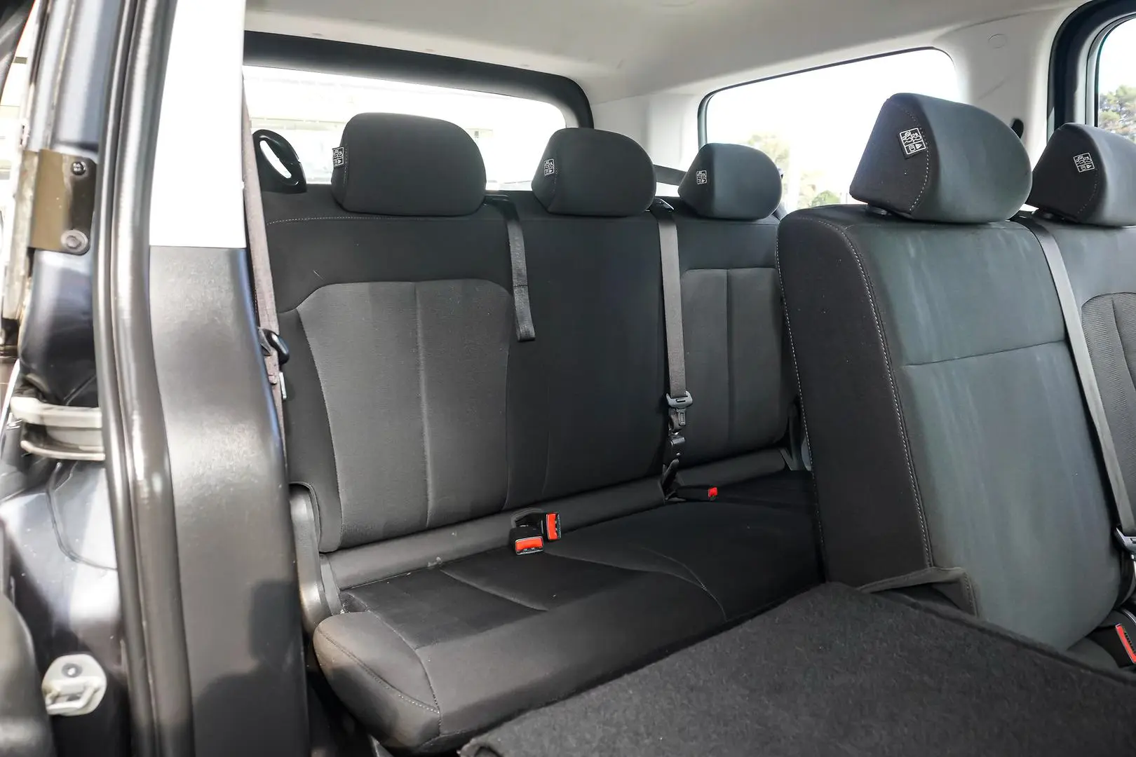 2023 Hyundai STARIA Gallery Image 9