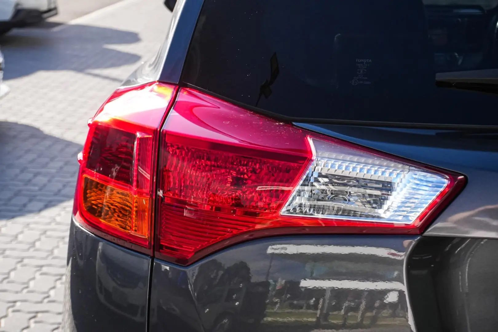 2015 Toyota RAV4 Gallery Image 14