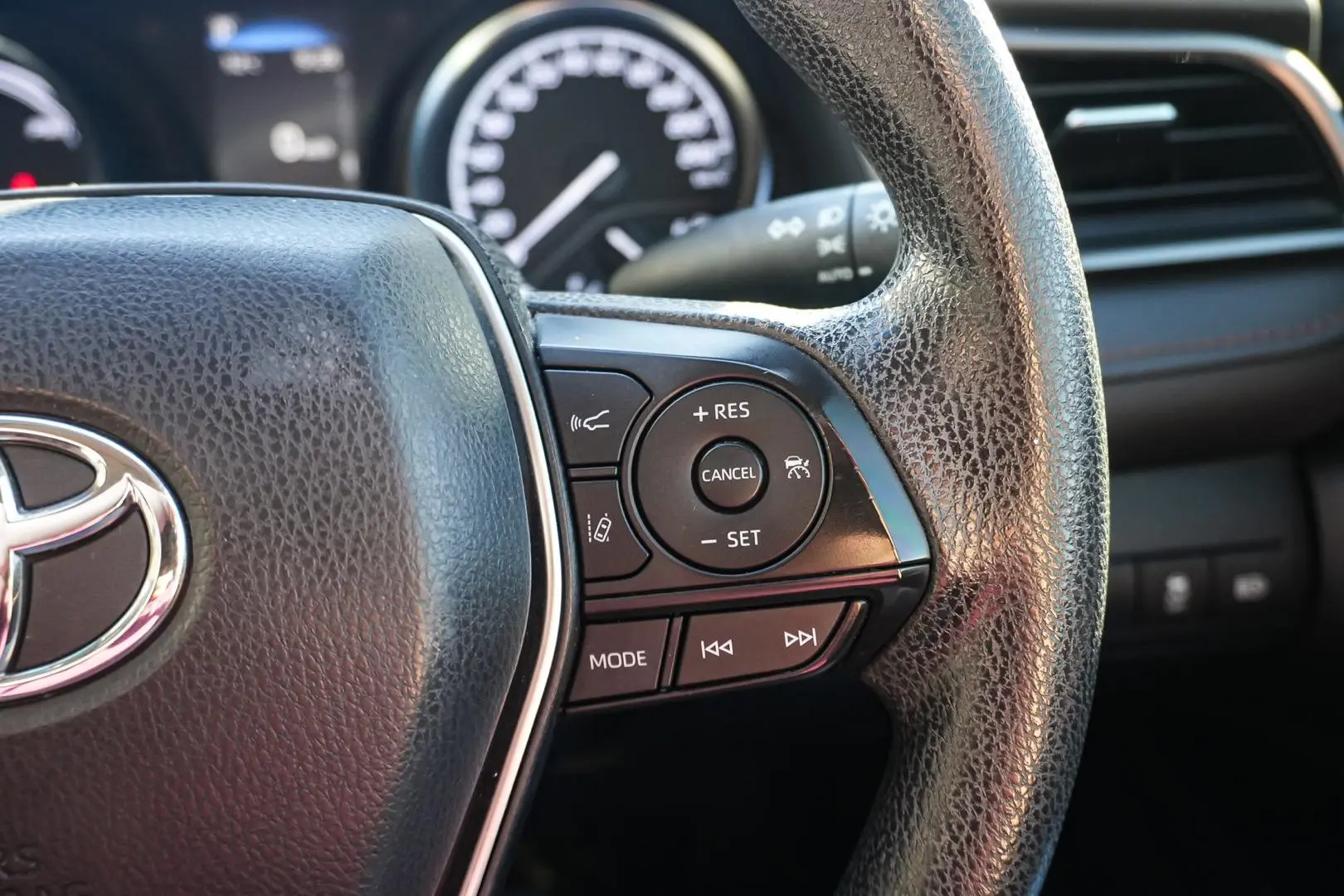2019 Toyota Camry Gallery Image 21